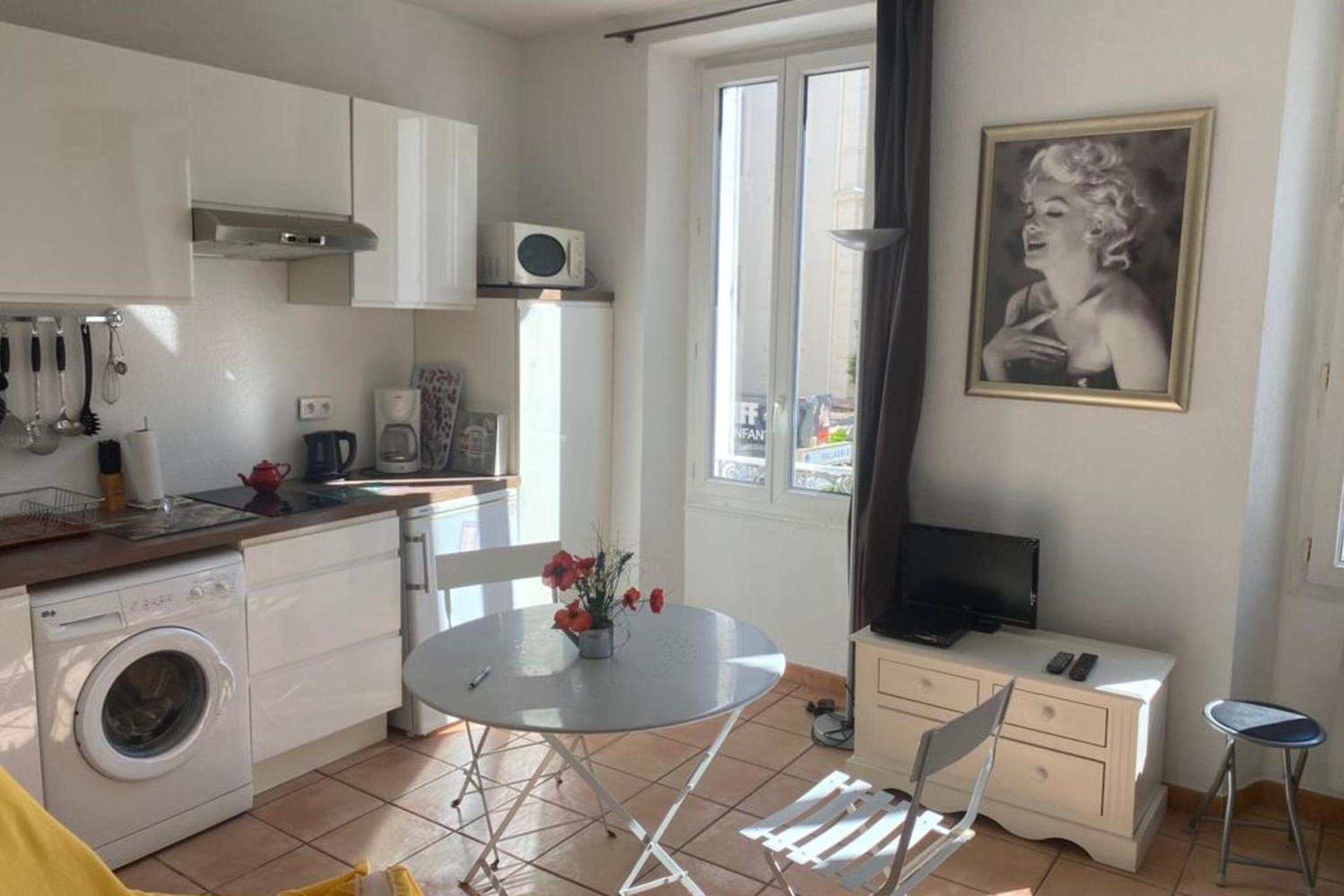 Studio 2 steps from the city center Beachs and the Palais LIVE IN CANNES photo 4