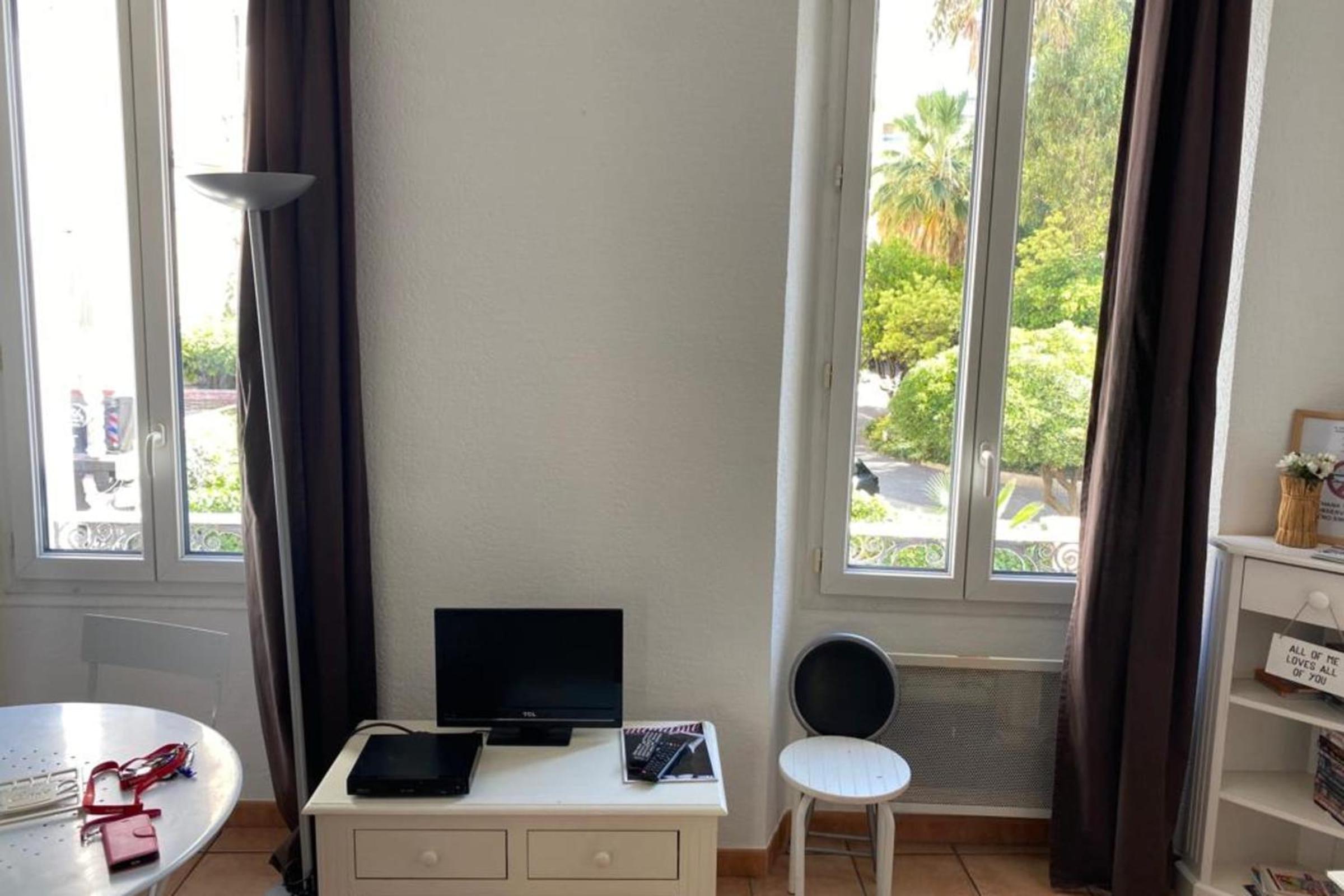 Studio 2 steps from the city center Beachs and the Palais LIVE IN CANNES photo 5