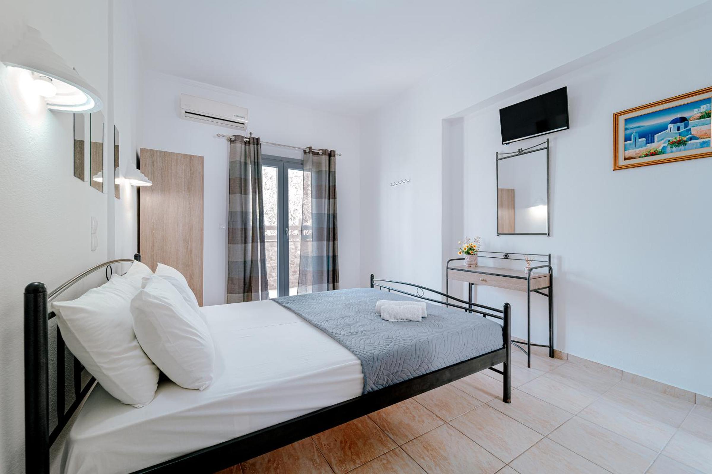 Marousi Rooms