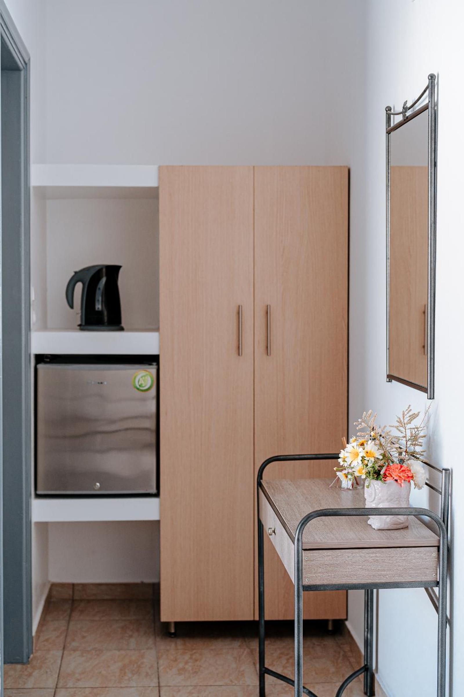 Marousi Rooms