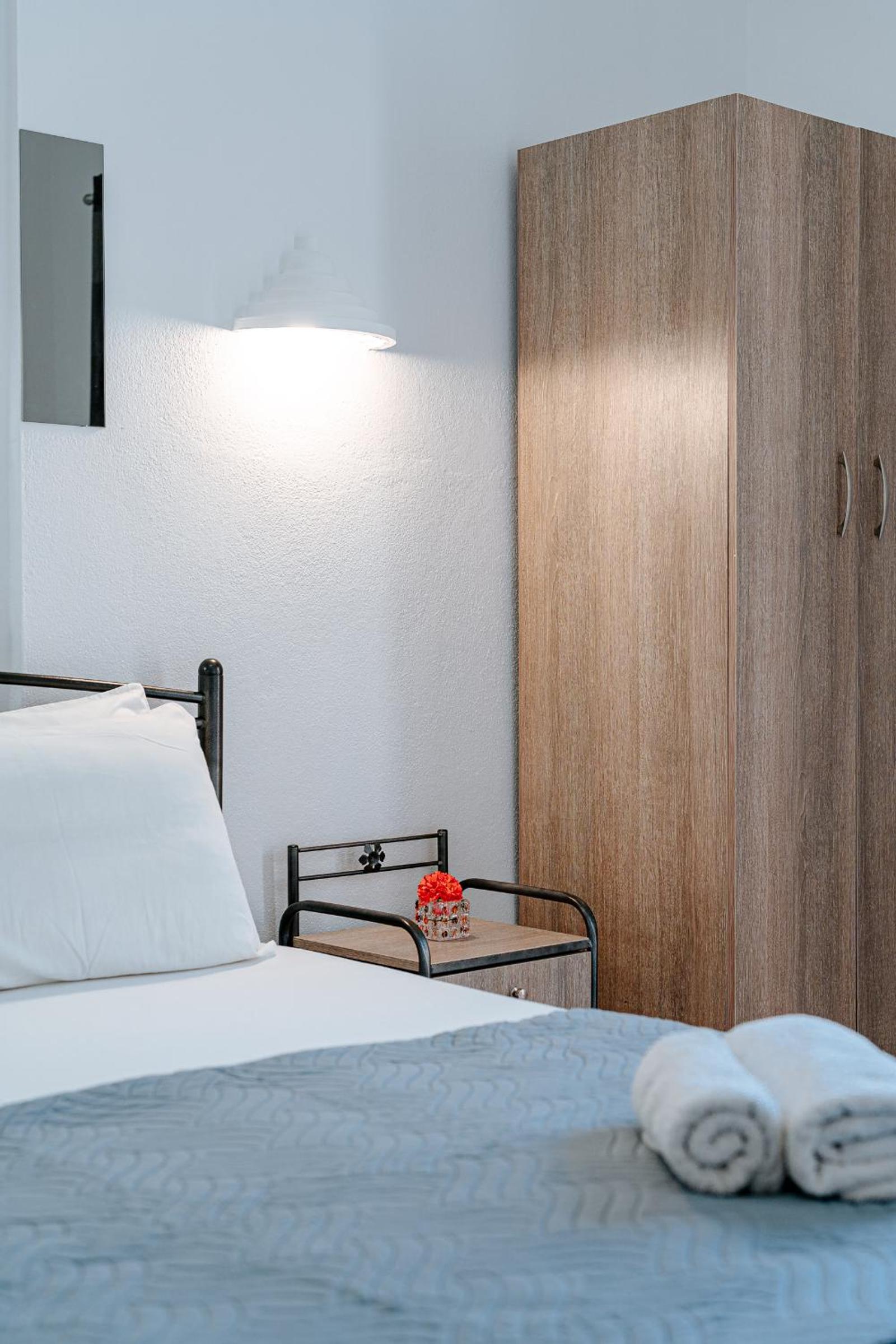 Marousi Rooms