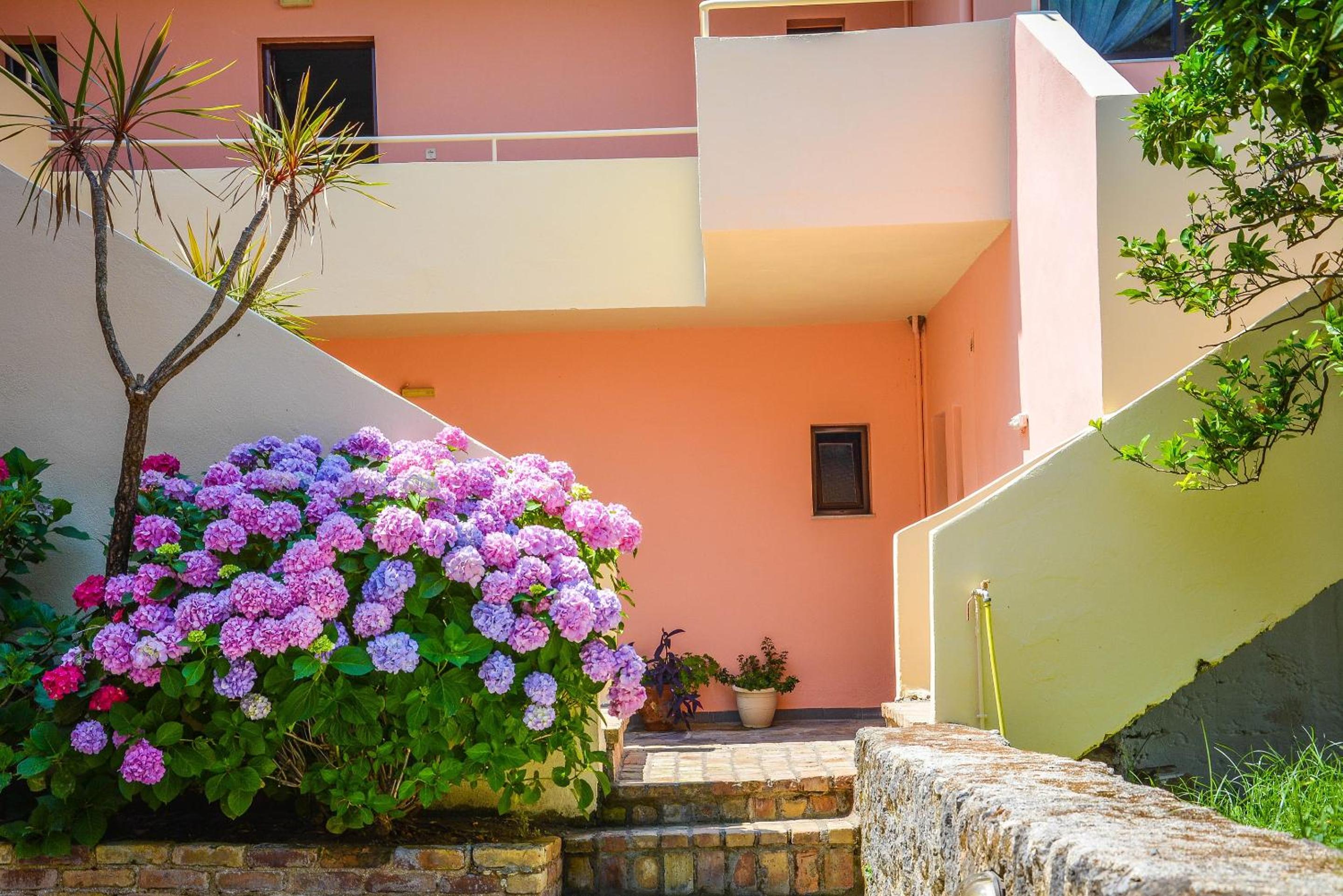 Penelope Apartment Hotel