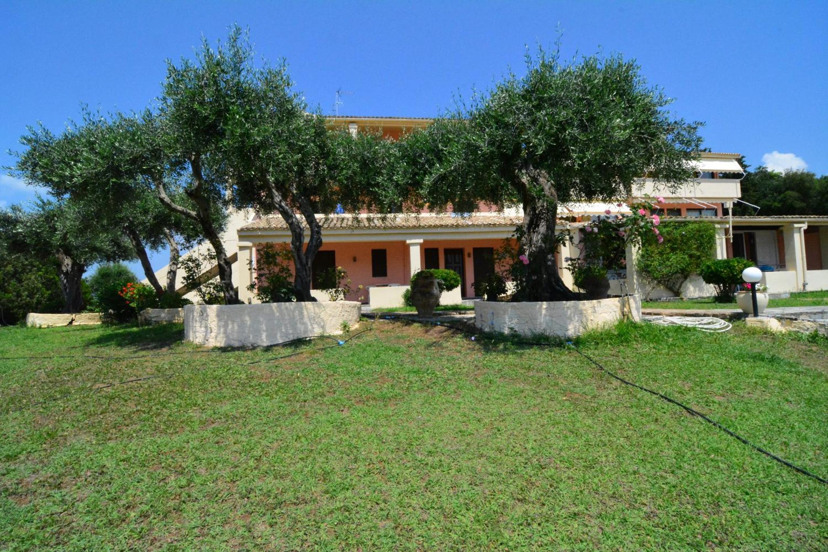 Penelope Apartment Hotel