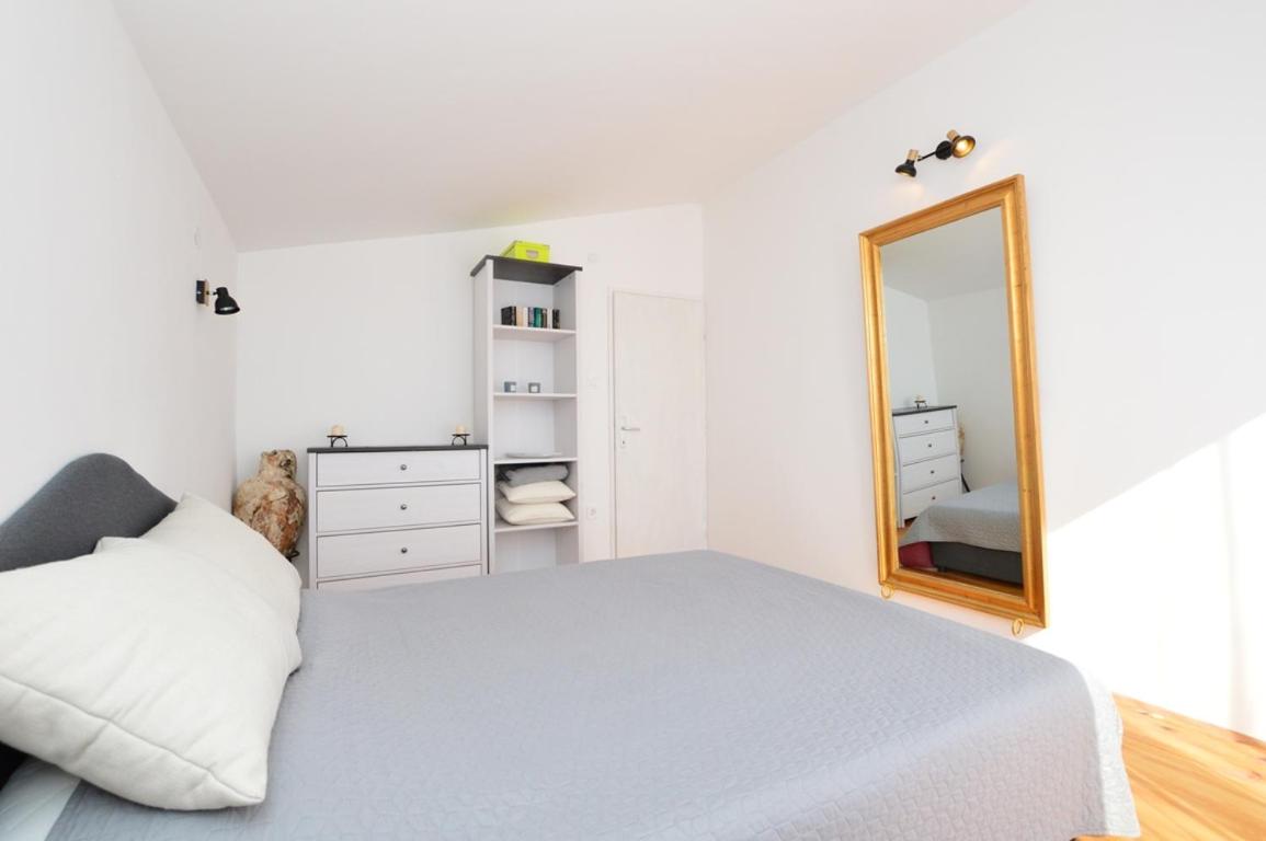 Olive apartments view 4