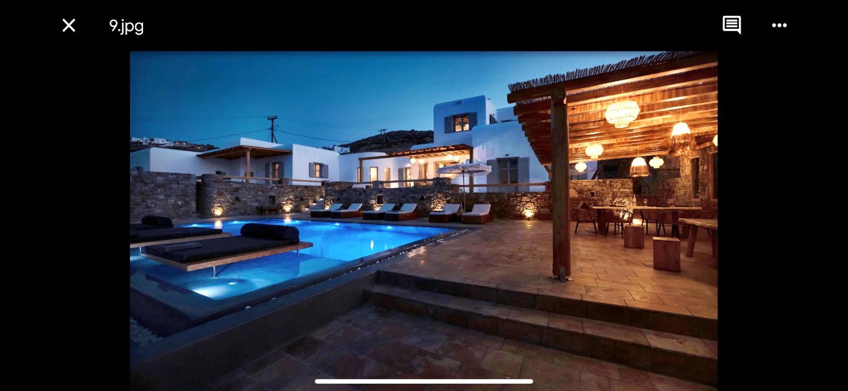 Sapphire Black photo 2