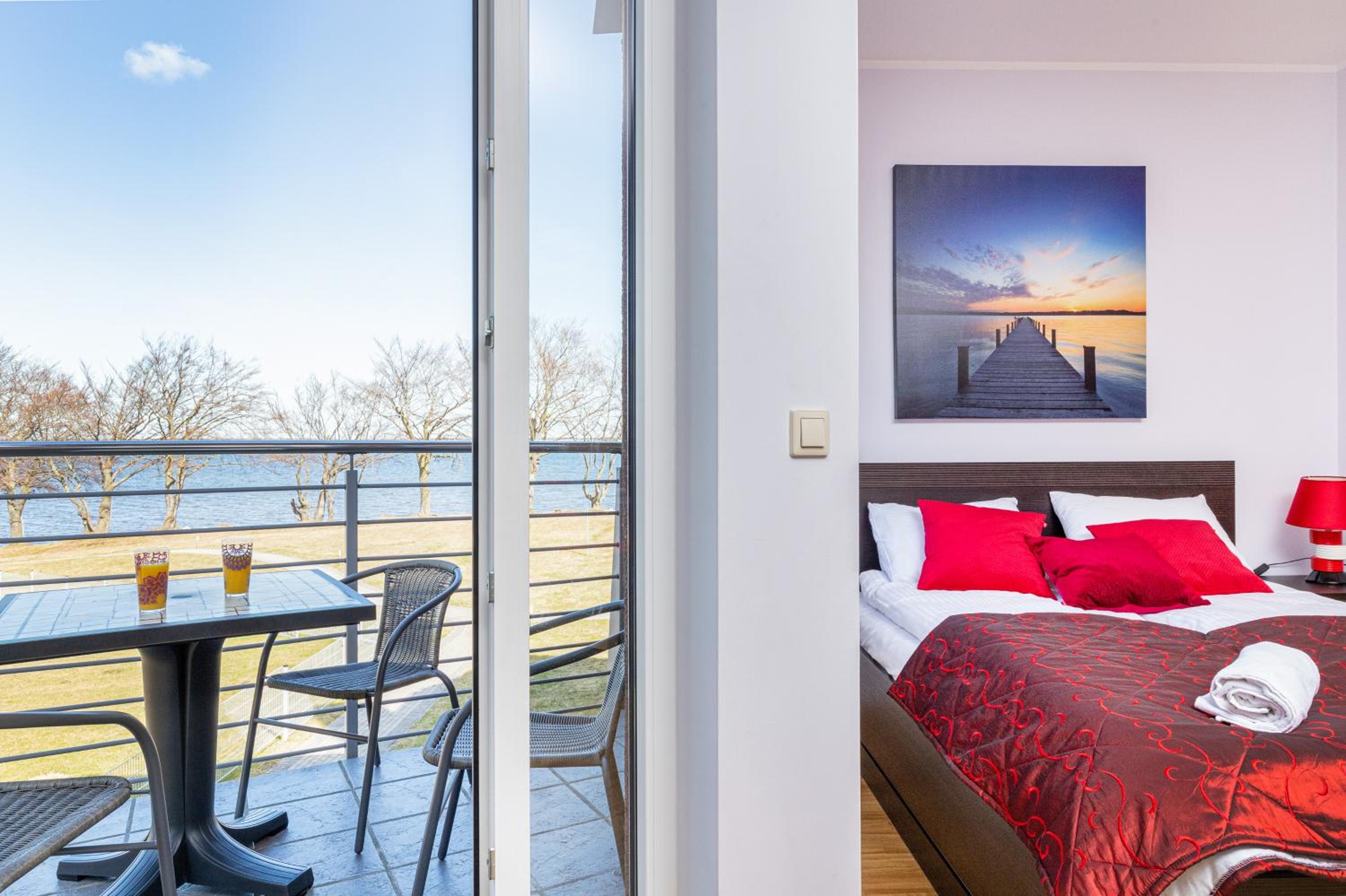 Seaview Apartment Nowy Świat by Renters view 5