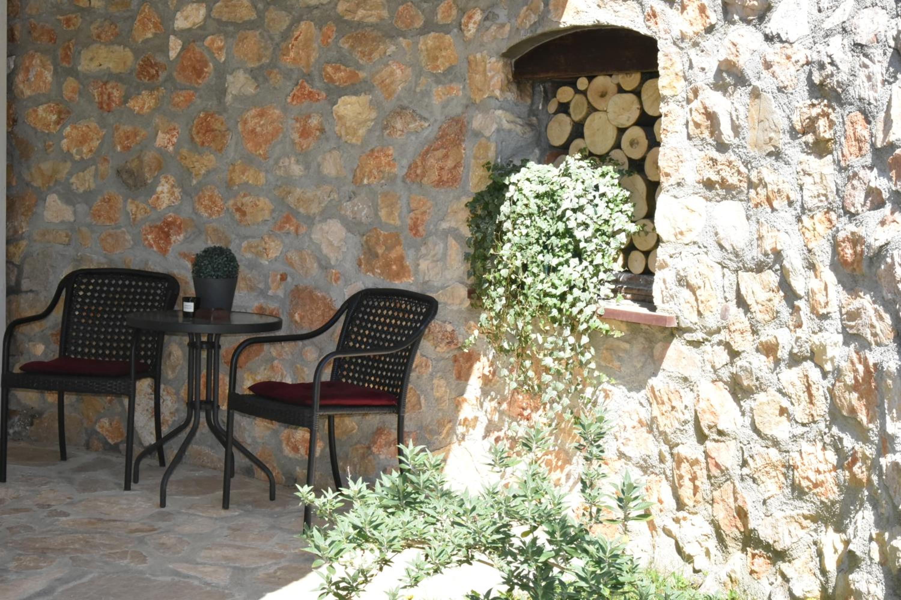 Photo 9