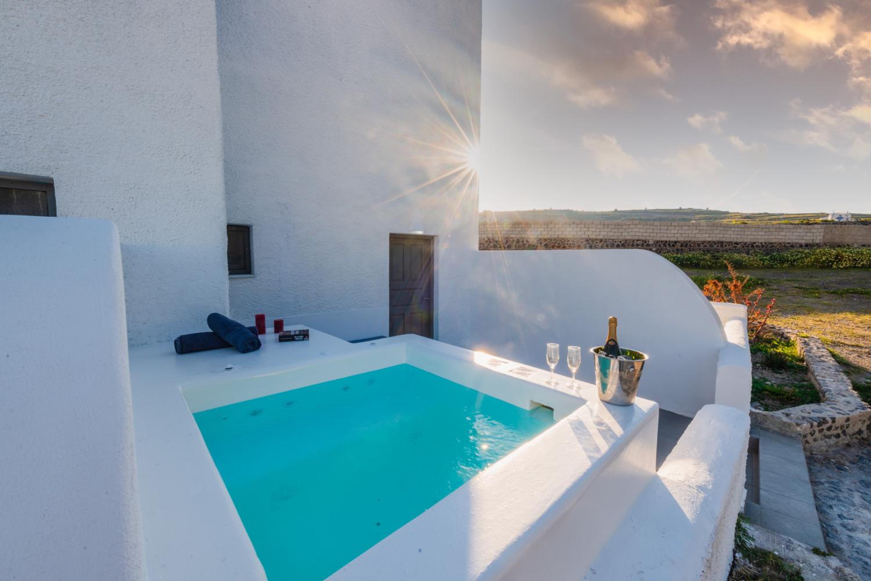 Amanecer Apartments