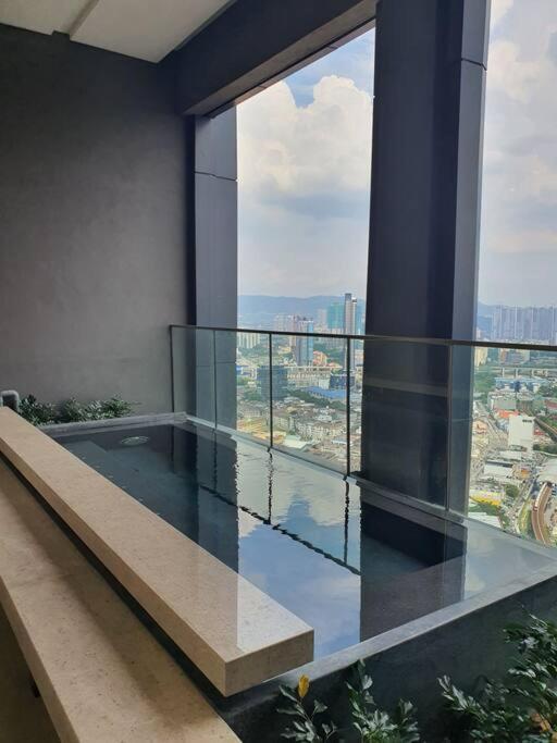 Infinity pool/LUCENTIA BBCC,near TRX, KLCC, PNB118