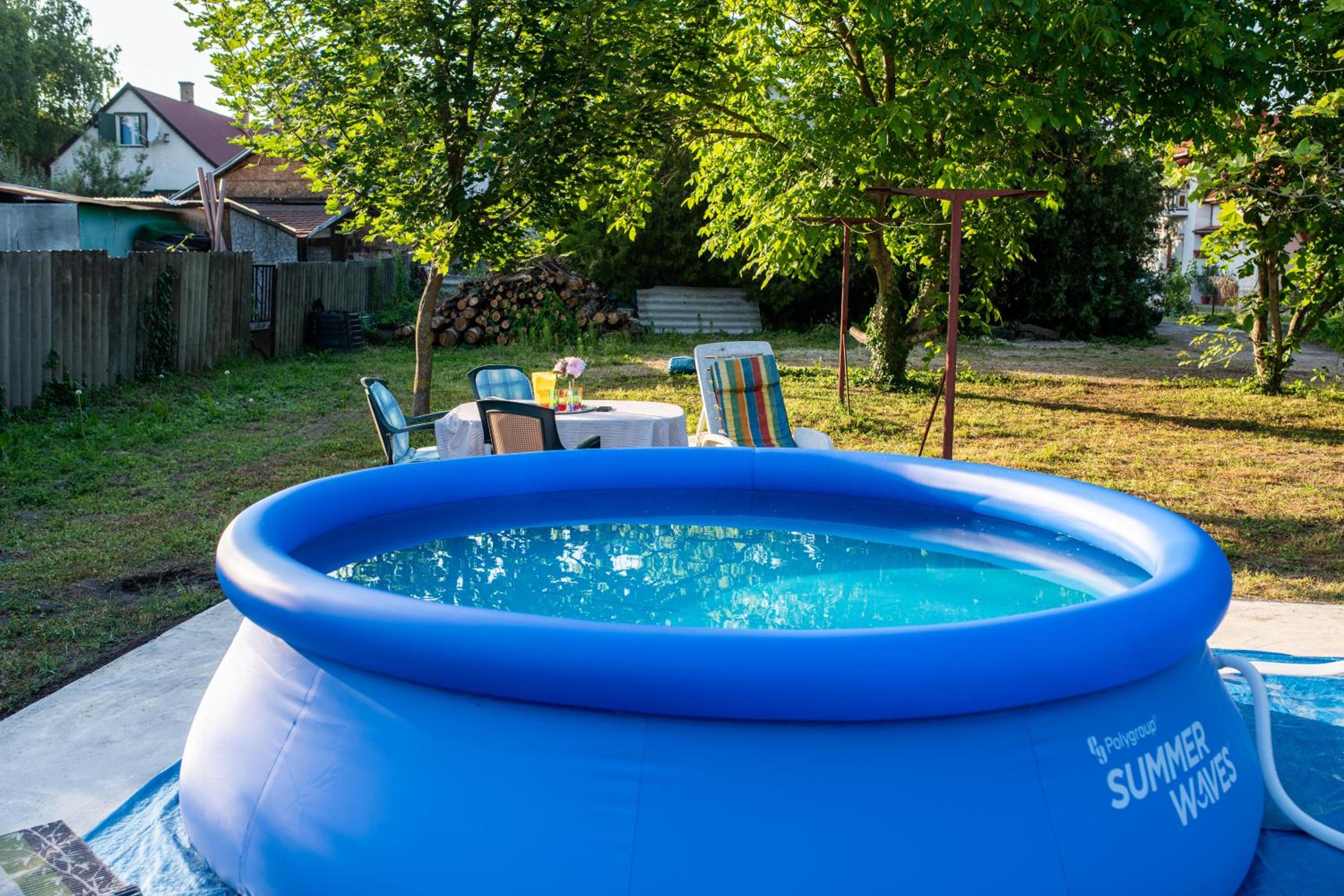 Vadkacsa apartmanház medencével