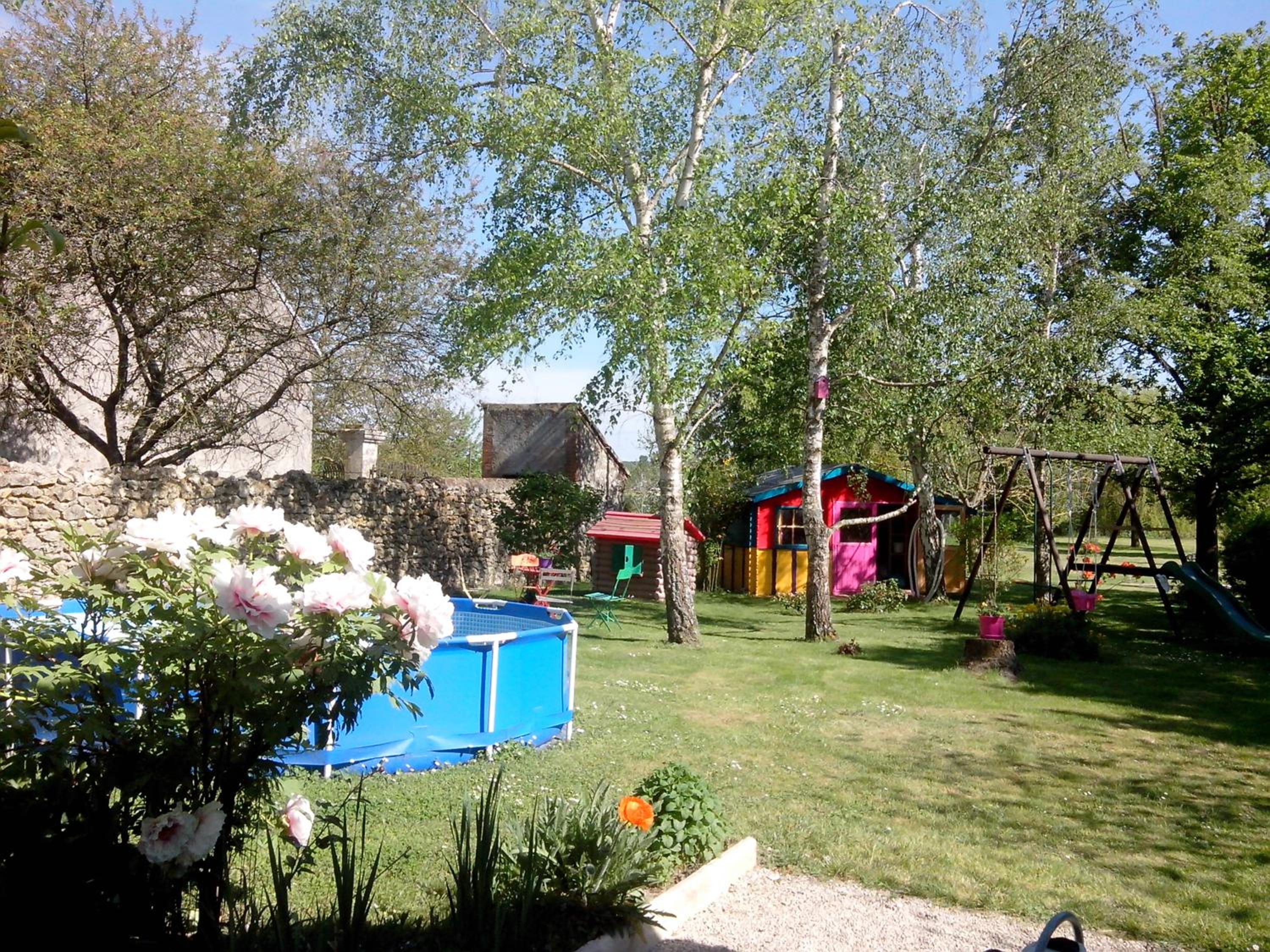 LES HIRONDELLES view 3