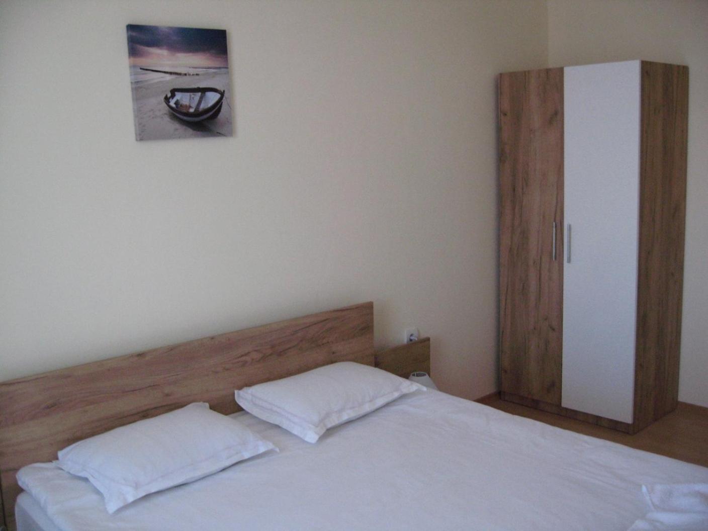 King Apartments in Chateau Aheloy