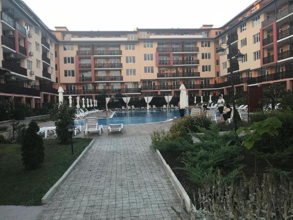 King Apartments in Chateau Aheloy