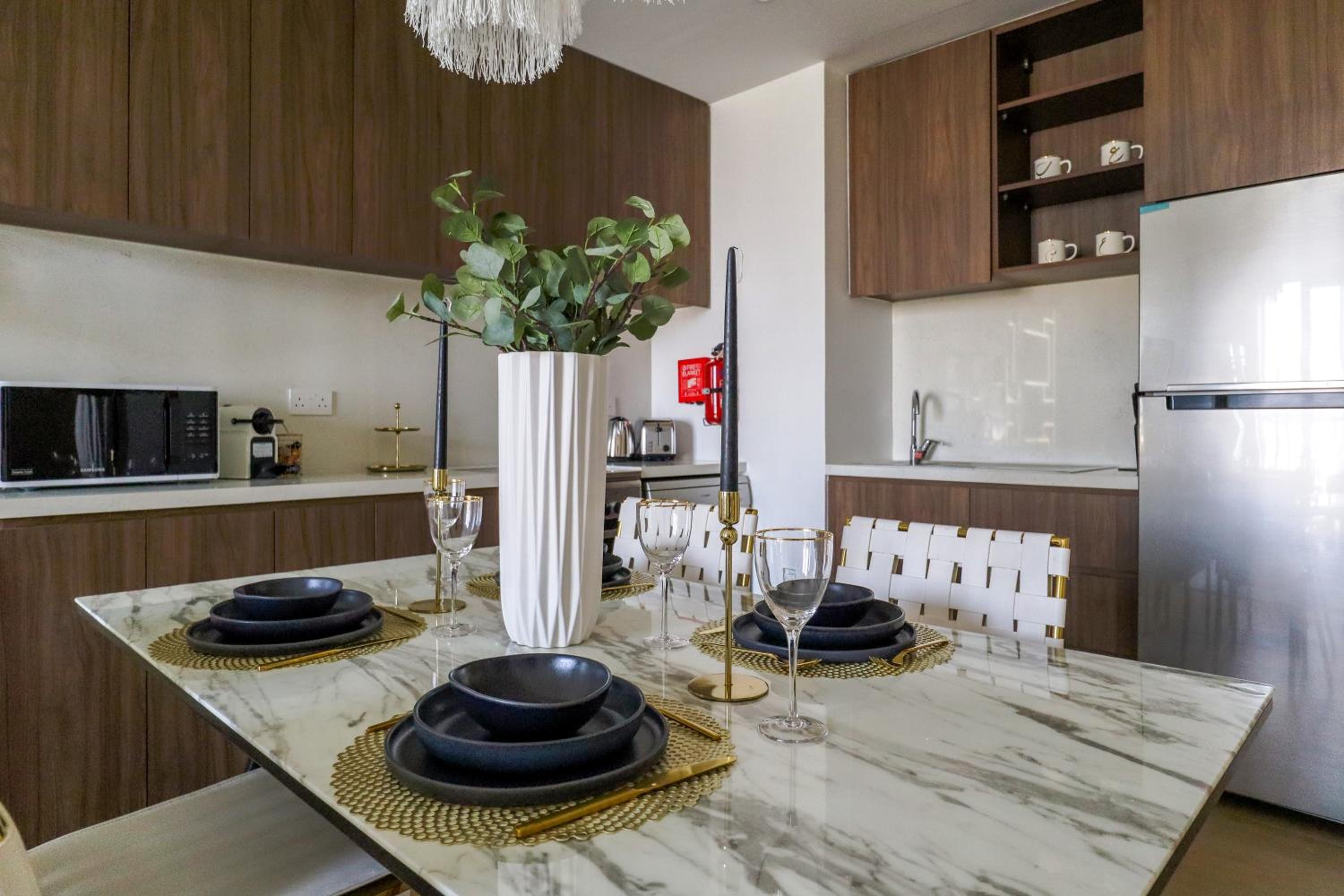 HiGuests - Spectacular Waterfront Apartment in La Mer