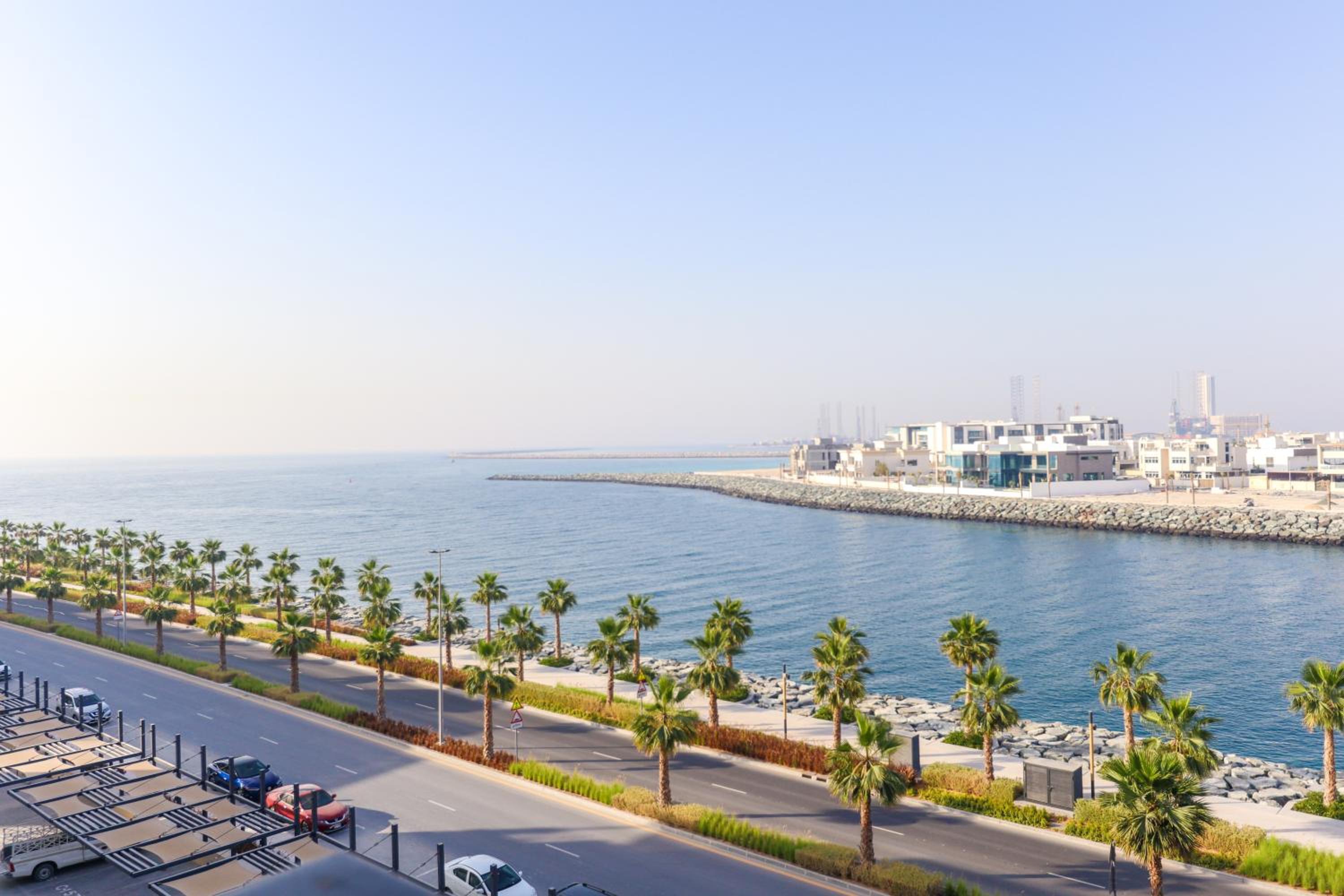 HiGuests - Spectacular Waterfront Apartment in La Mer