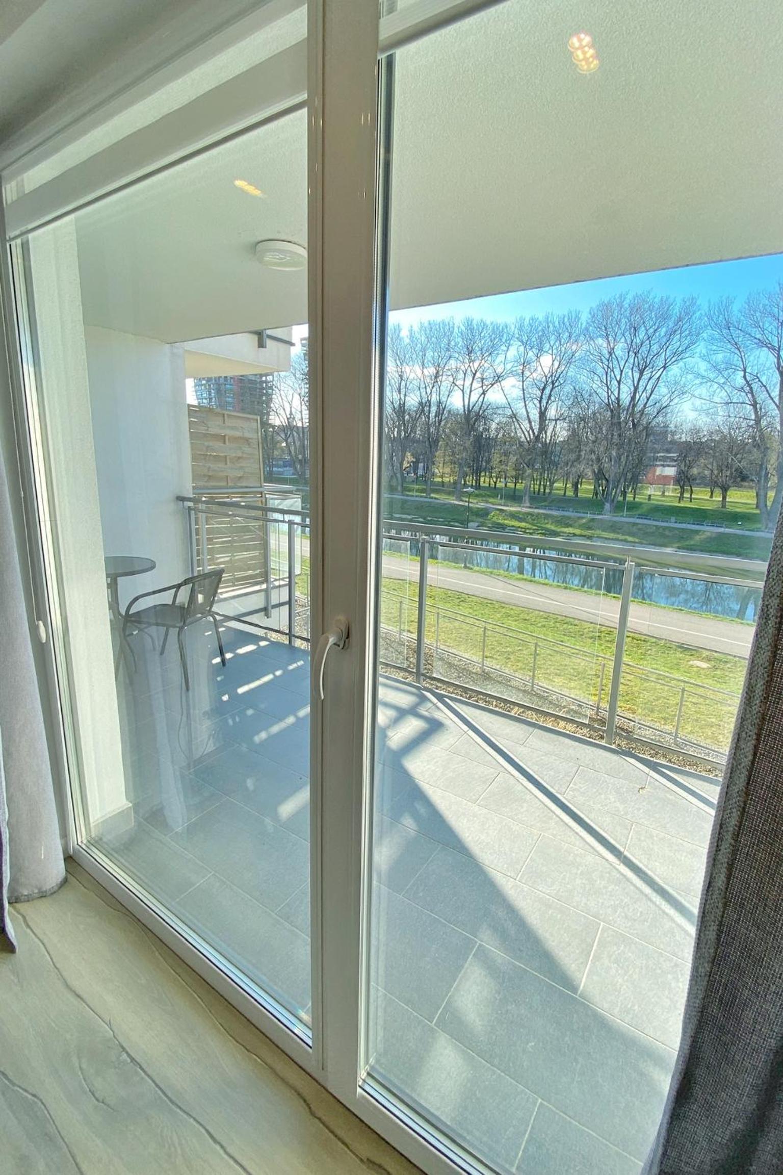 Capital Towers - Apartament Green z widokiem na rzekę