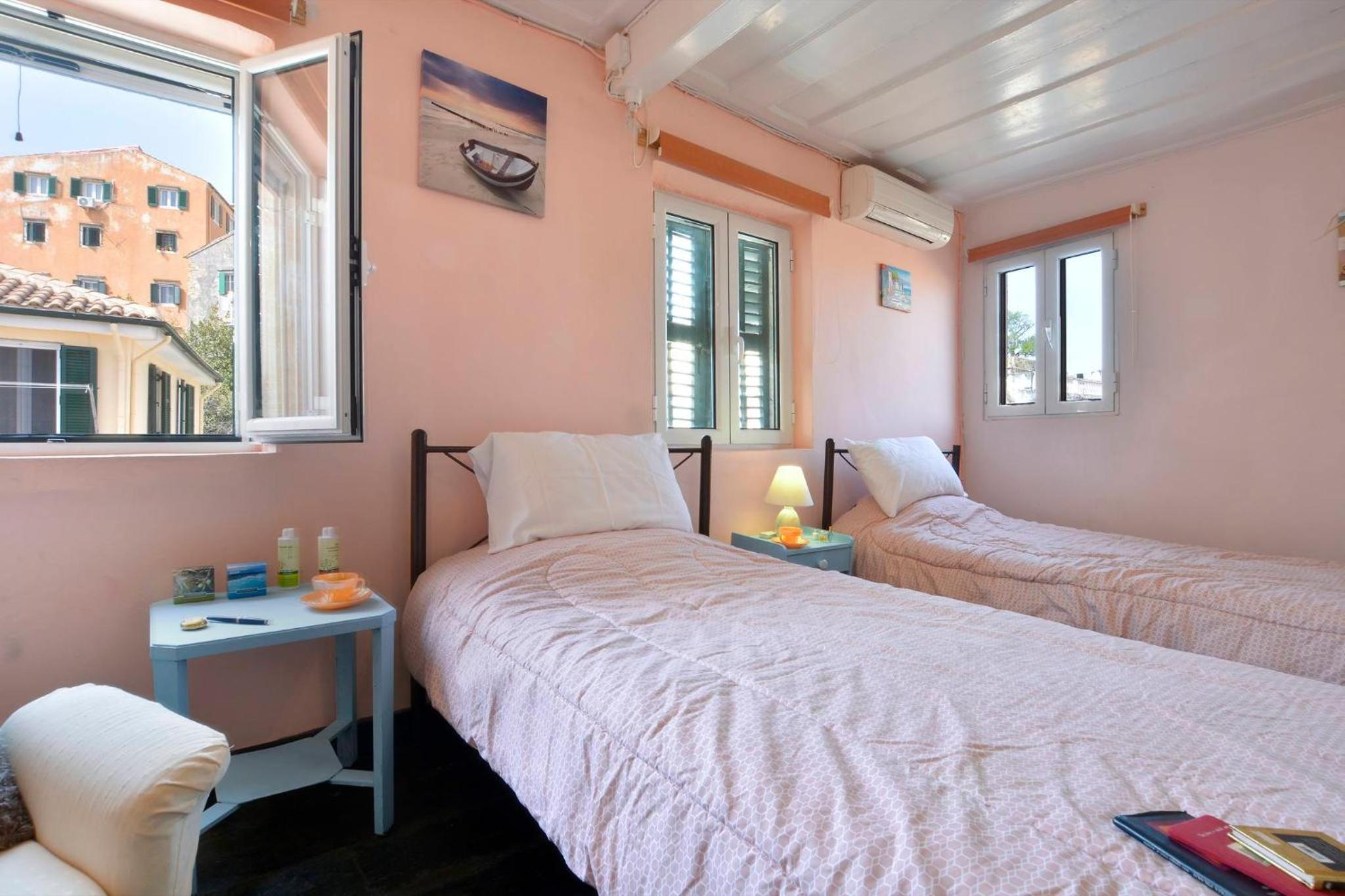 Simons Nest photo 2