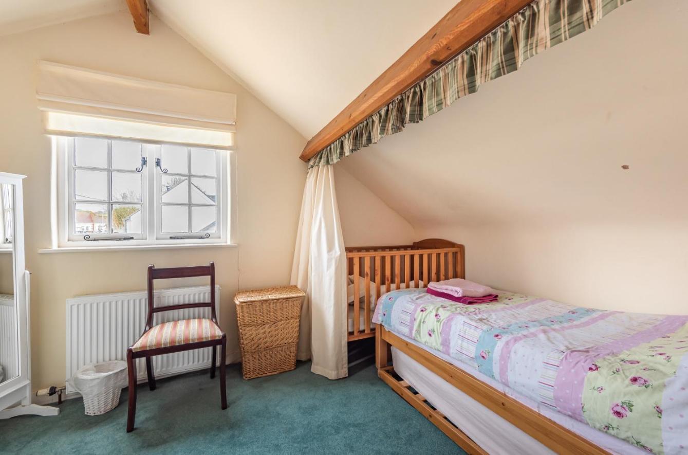 Heydons House - Lovely Seaside Cottage view 3