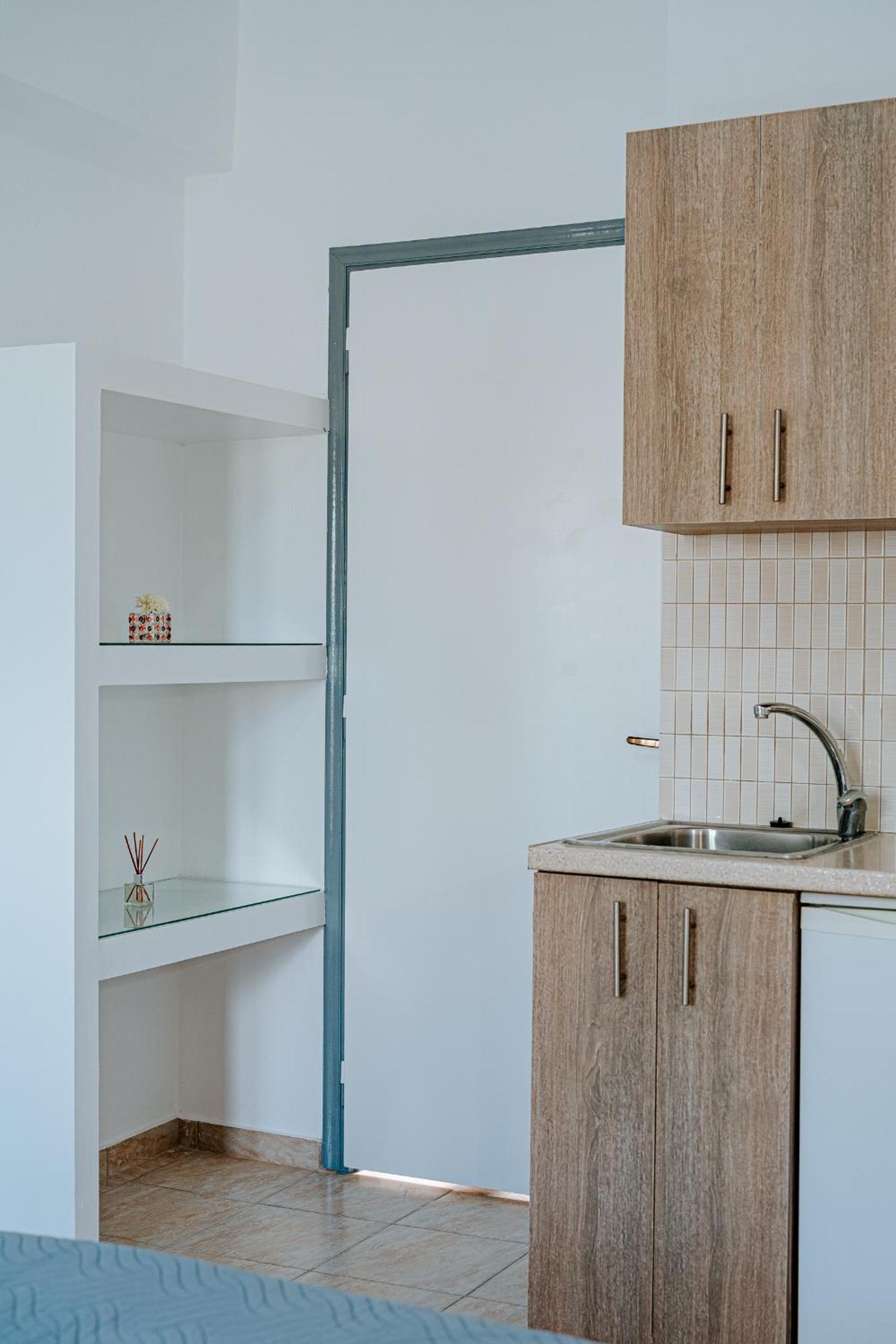 Marousi Rooms