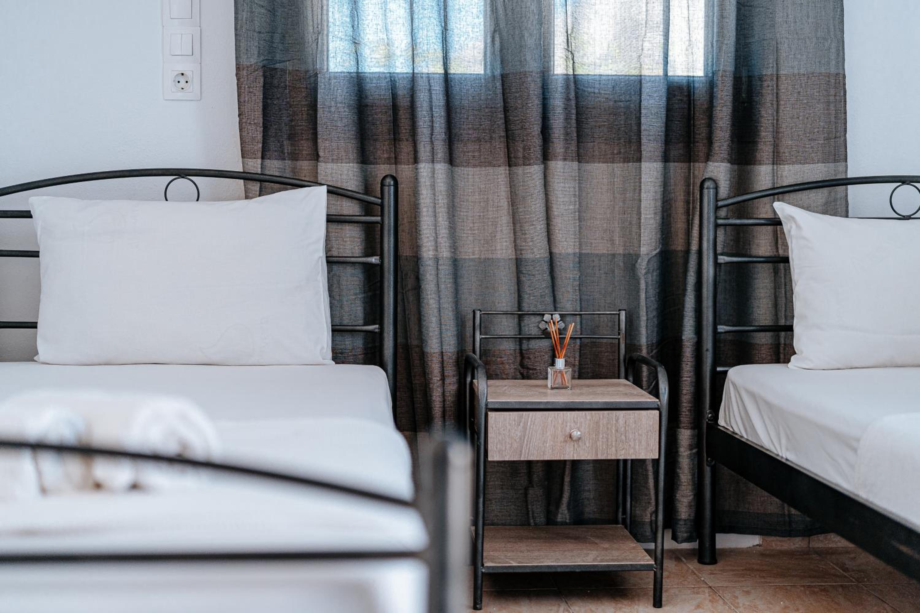 Marousi Rooms