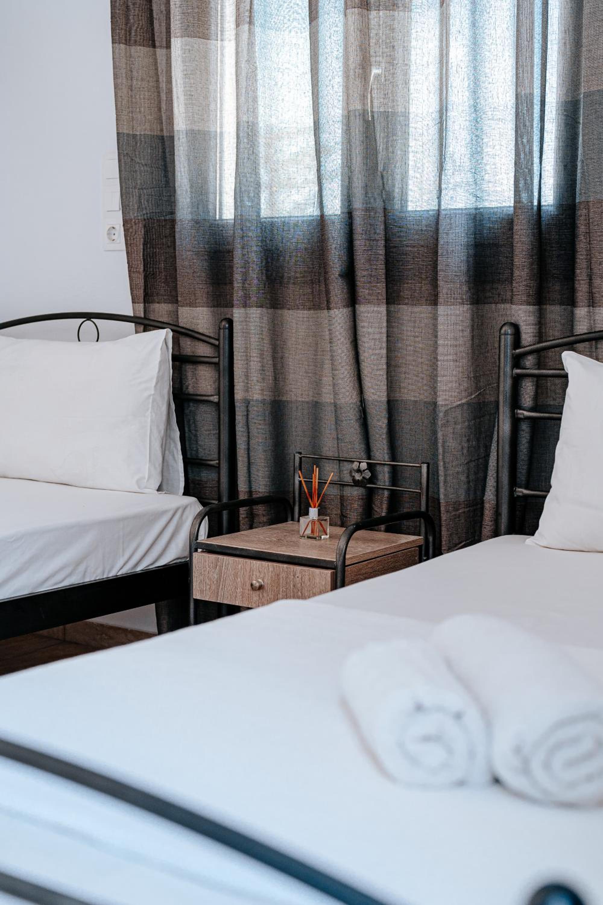 Marousi Rooms