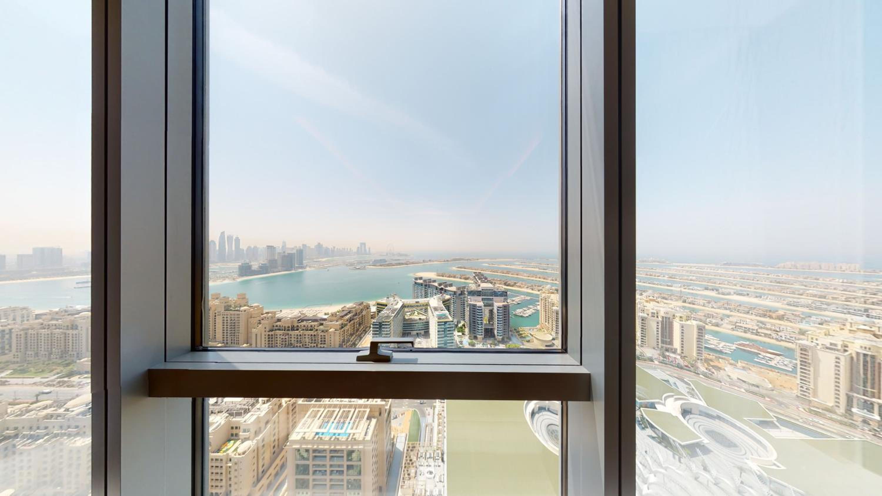 Hometown Apartments - High Floor with Sea View 1 Bed Apt in Palm