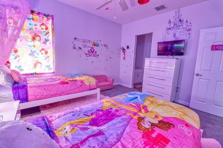 Fabulous home near all the attractions. view 3