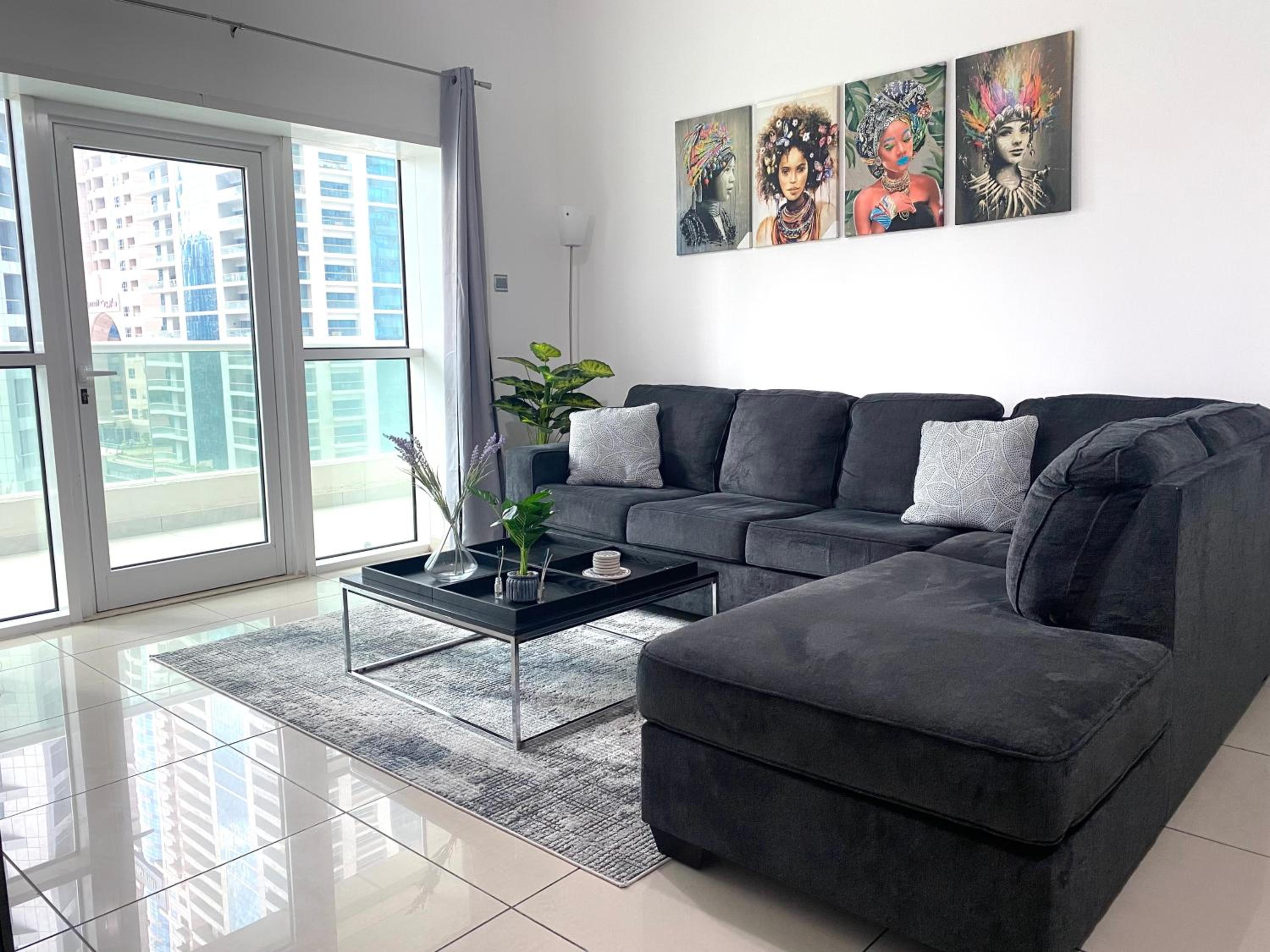 Lovely Dubai Marina Apt - Partial Sea view