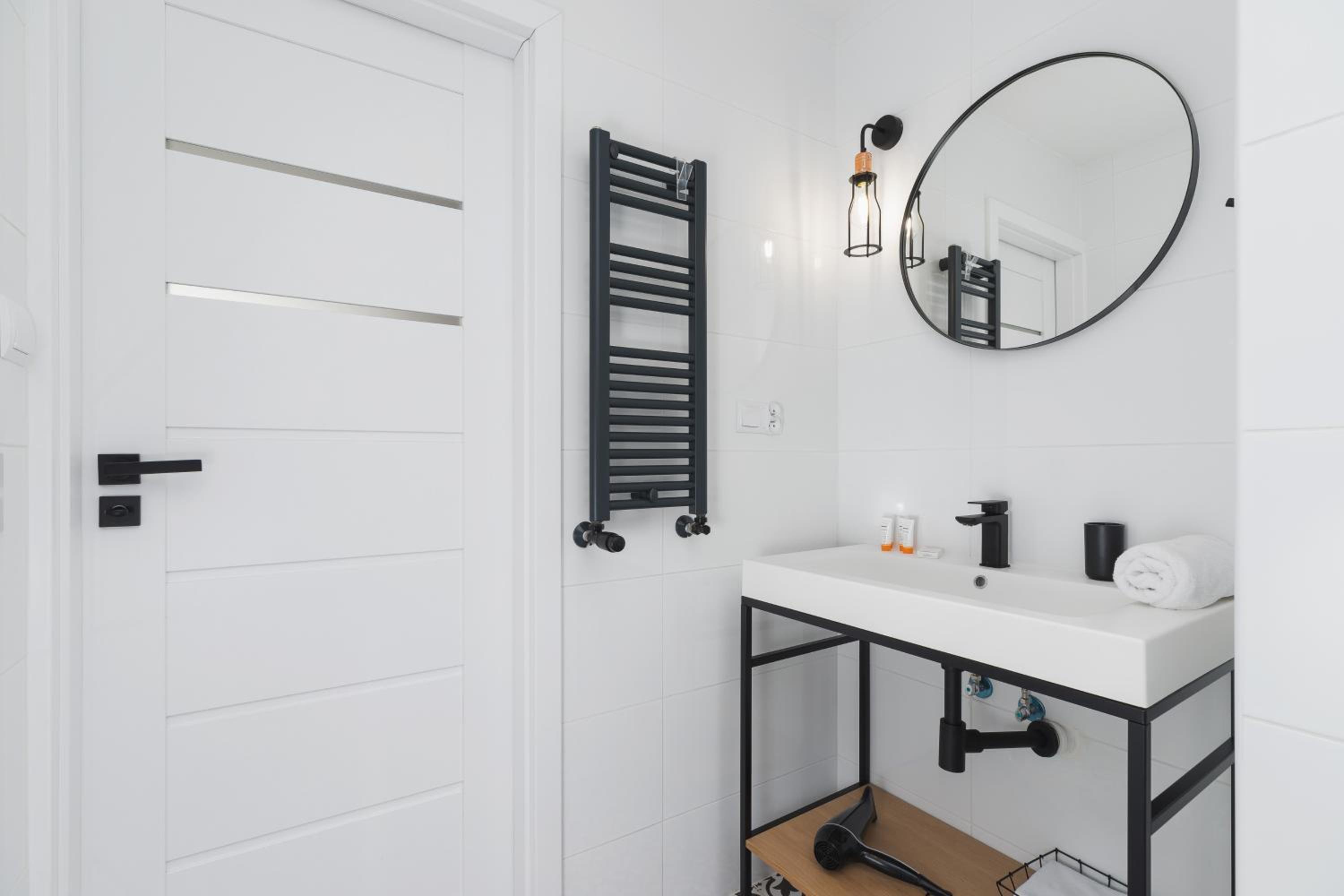 Apartments Kraków Czarnowiejska by Renters