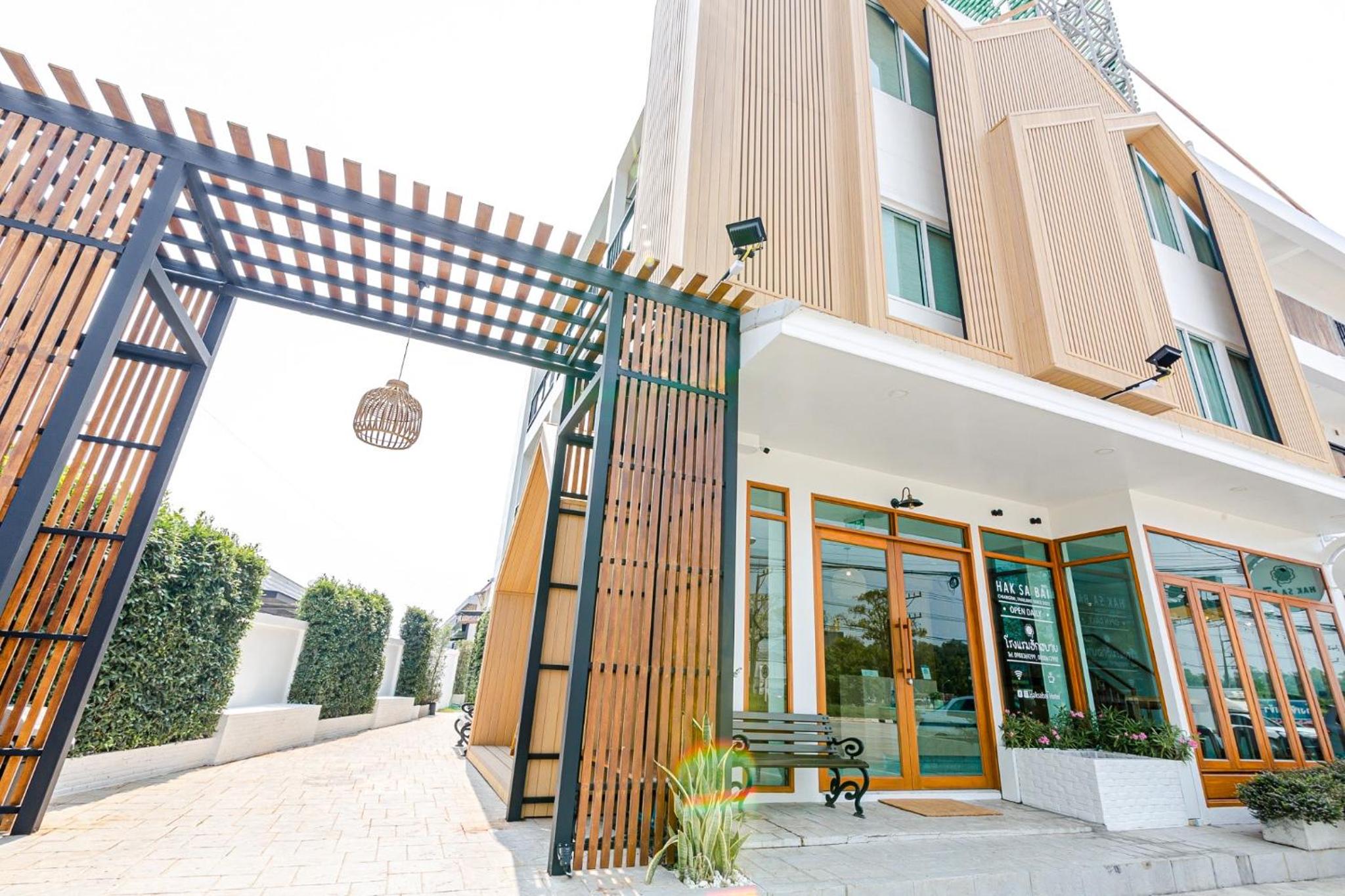 Hotel Haksabai Hotel Chiang Rai - Image 1