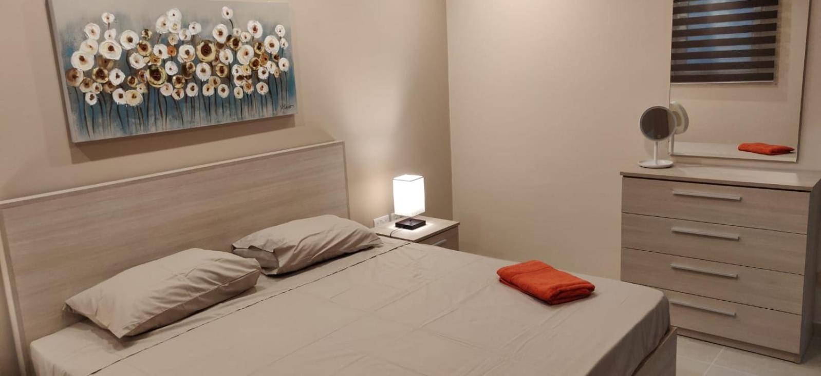 Wileg 4B Luxury Two Bedroom Apartment with Shared Swimming Pool.