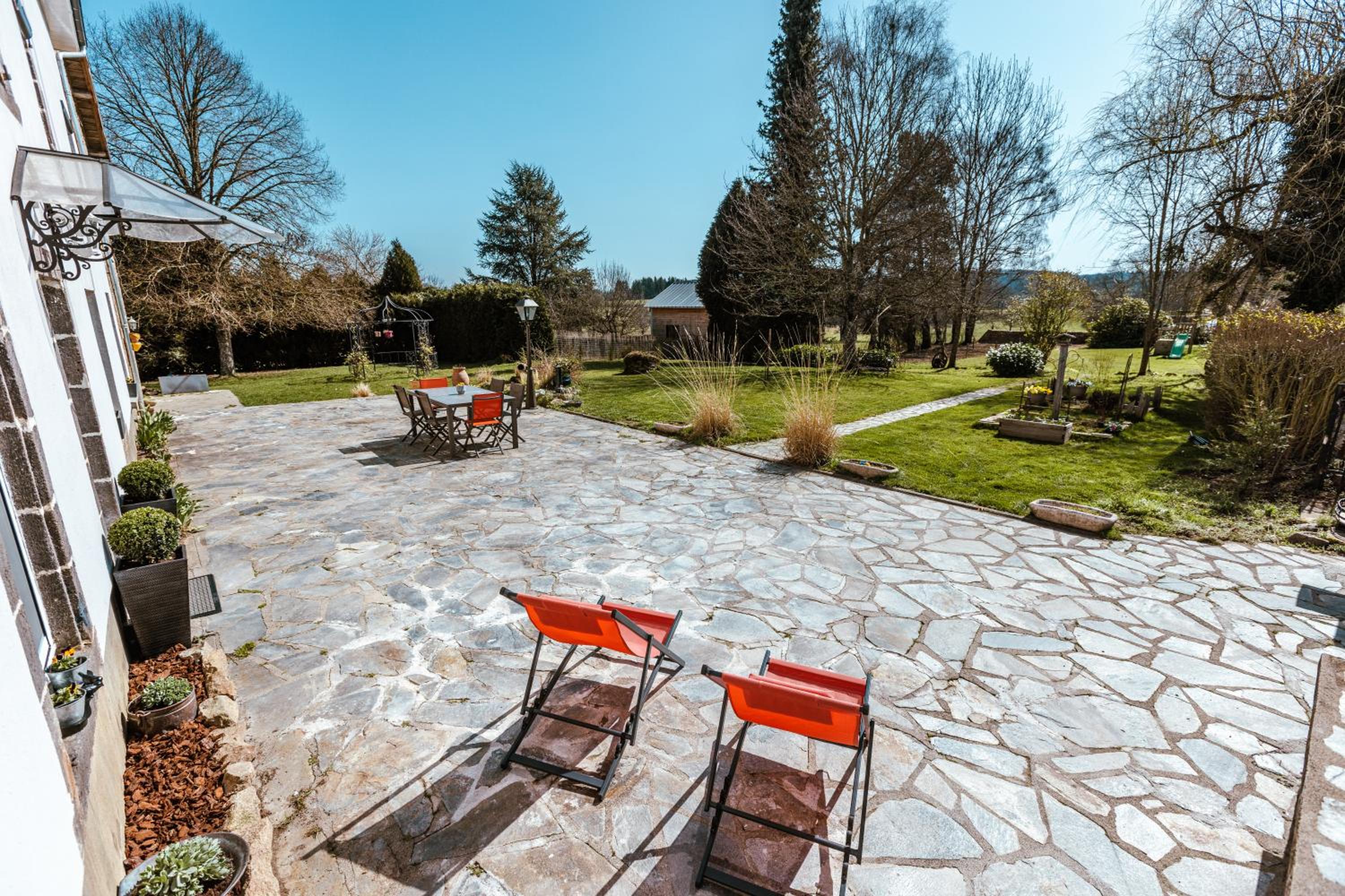 Relais des combrailles view 2