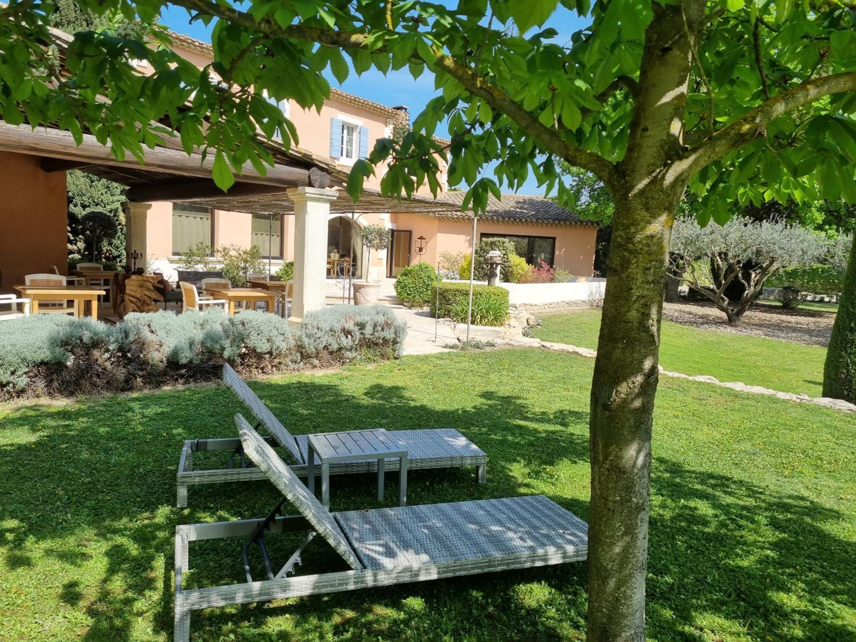 Le Clos des Cyprès Maison d'hôtes de charme & Diner Gourmet