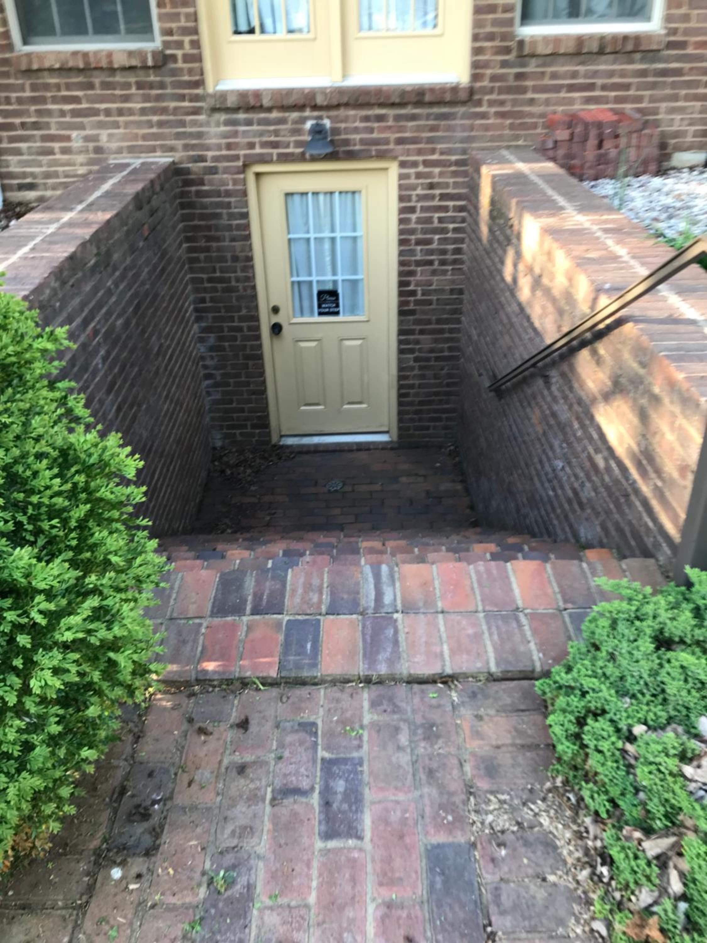 Richmond Vacations - Beautiful Country Estate Basement Apartment - Property Image 2