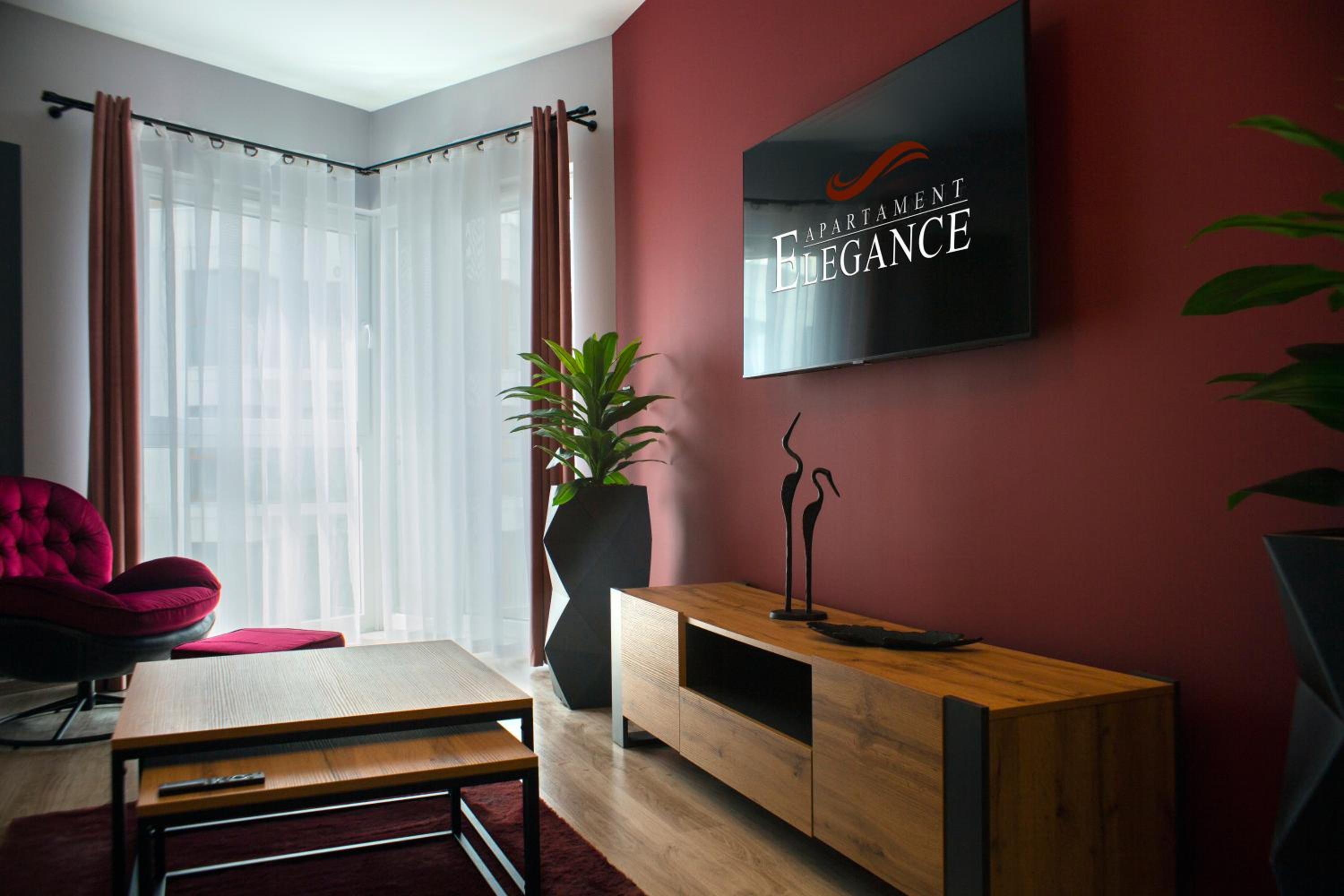 APARTAMENT ELEGANCE RED w Let's Sea