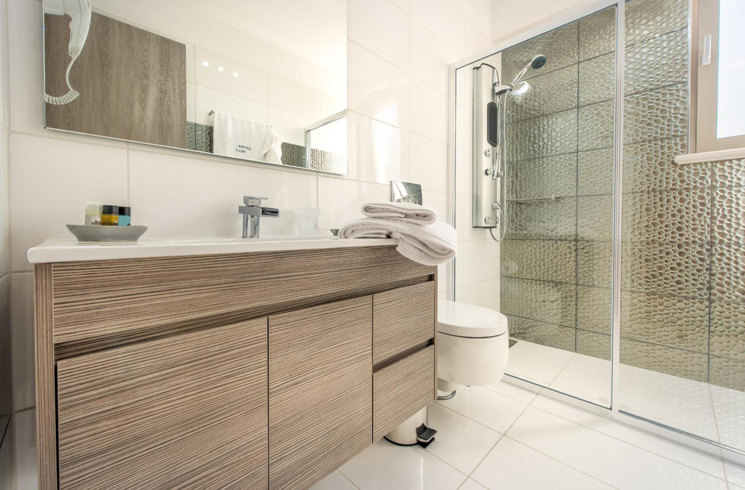Artina Luxury Villa view 5