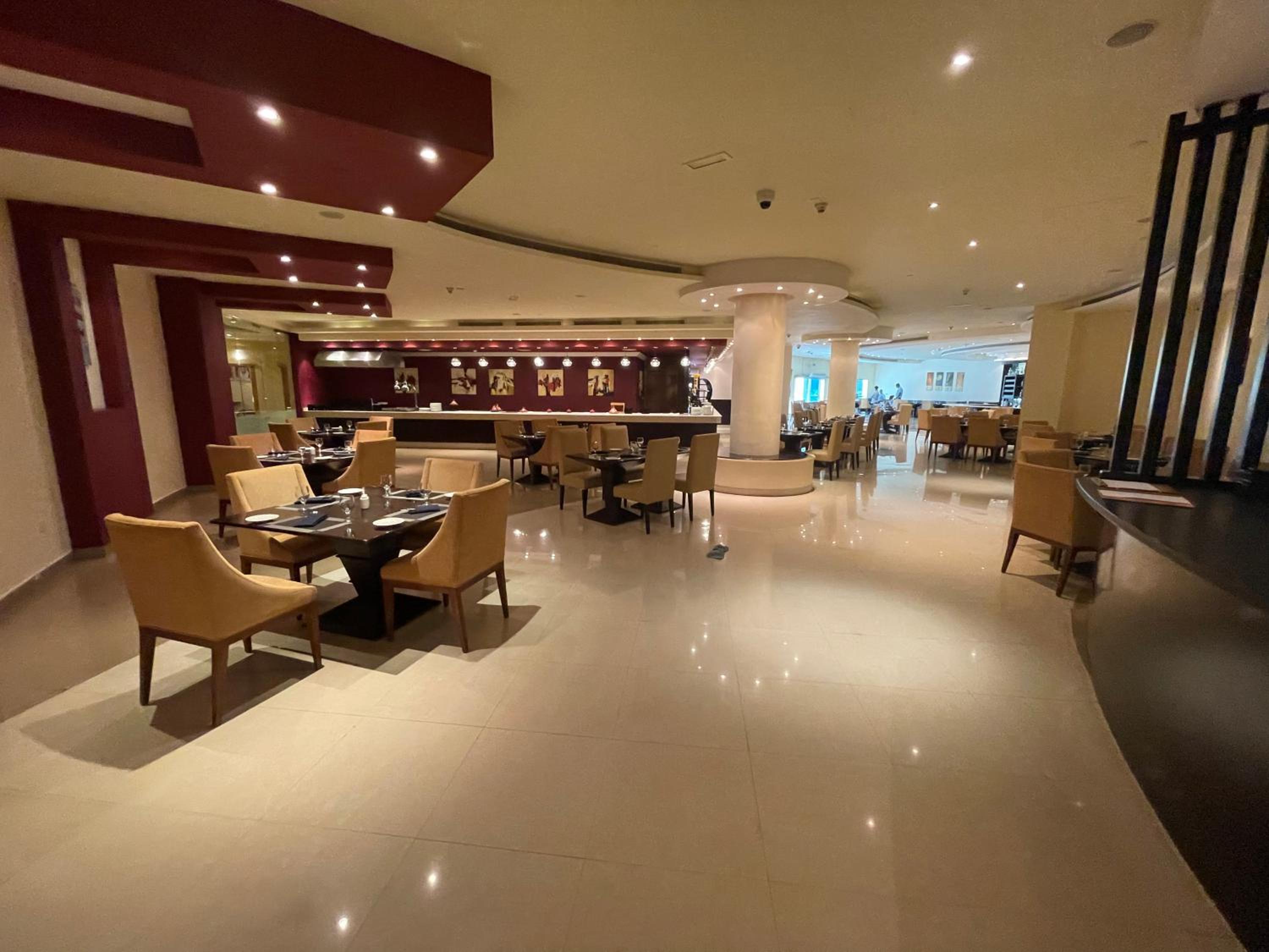 Private Suites Al Hamra Palace at golf & sea resort