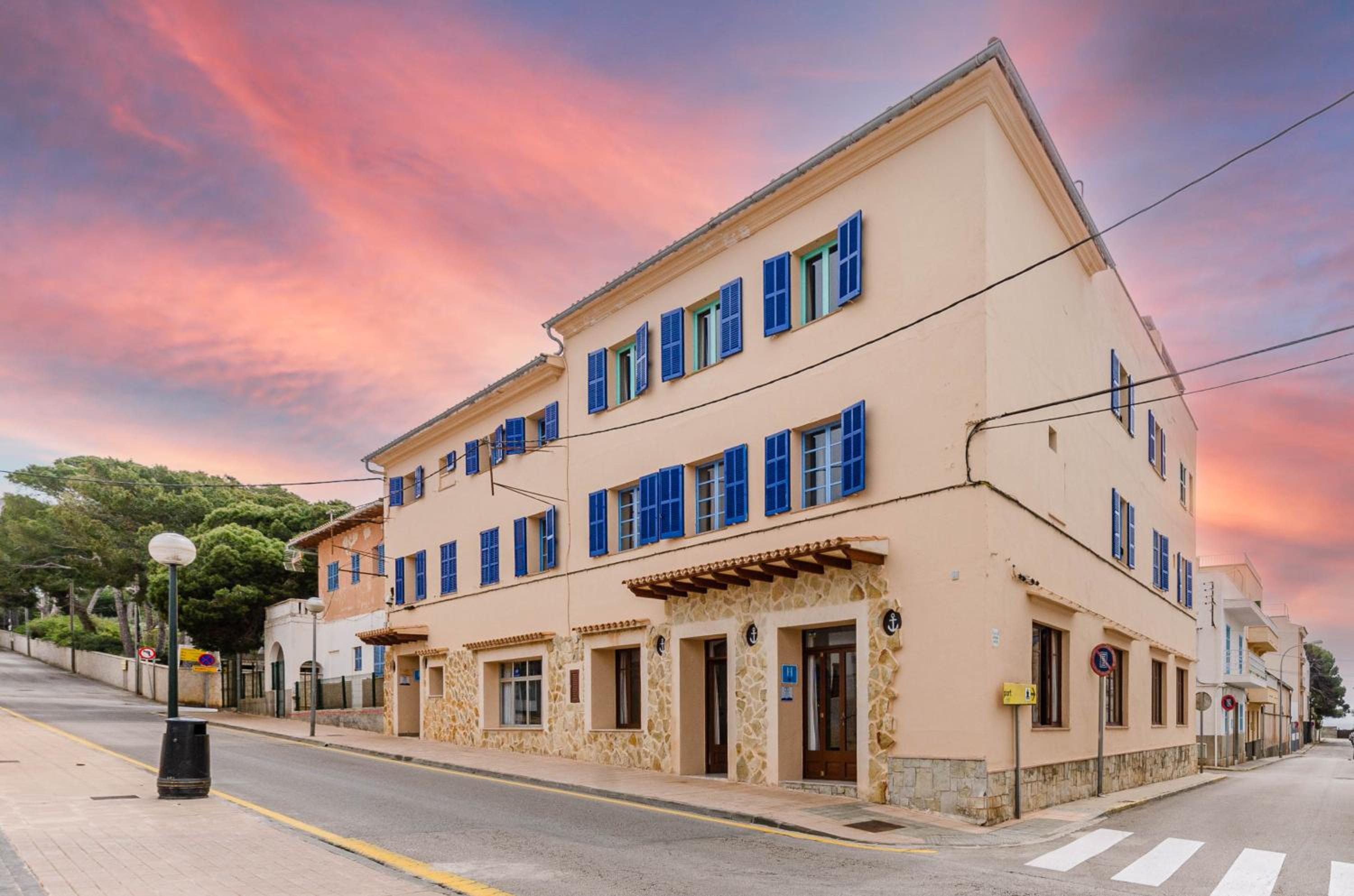 Cala Ratjada Vacations - Hostal Marina - Property Image 1