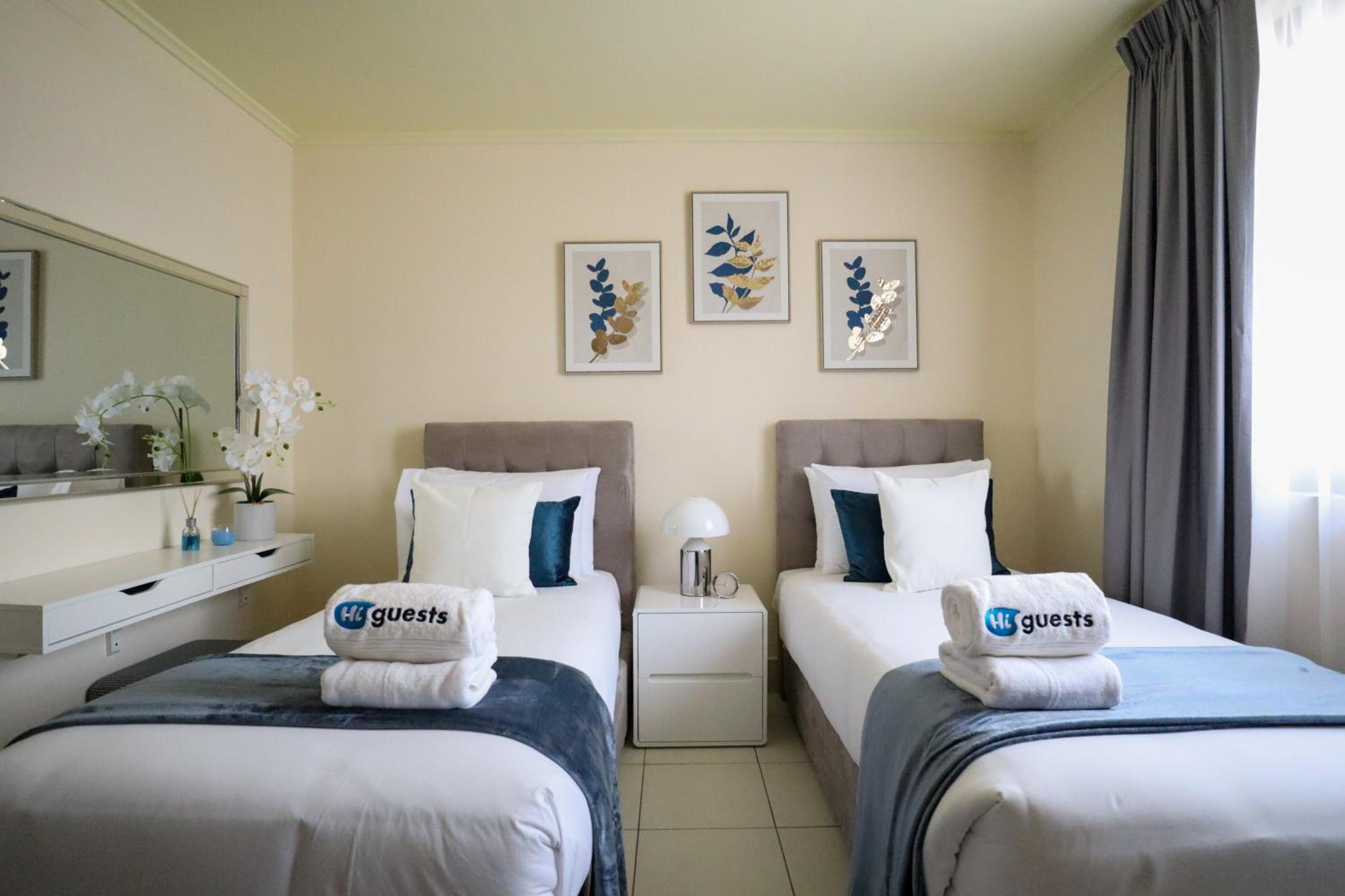 HiGuests - Charming Apt With Private Balcony Near Dubai Mall