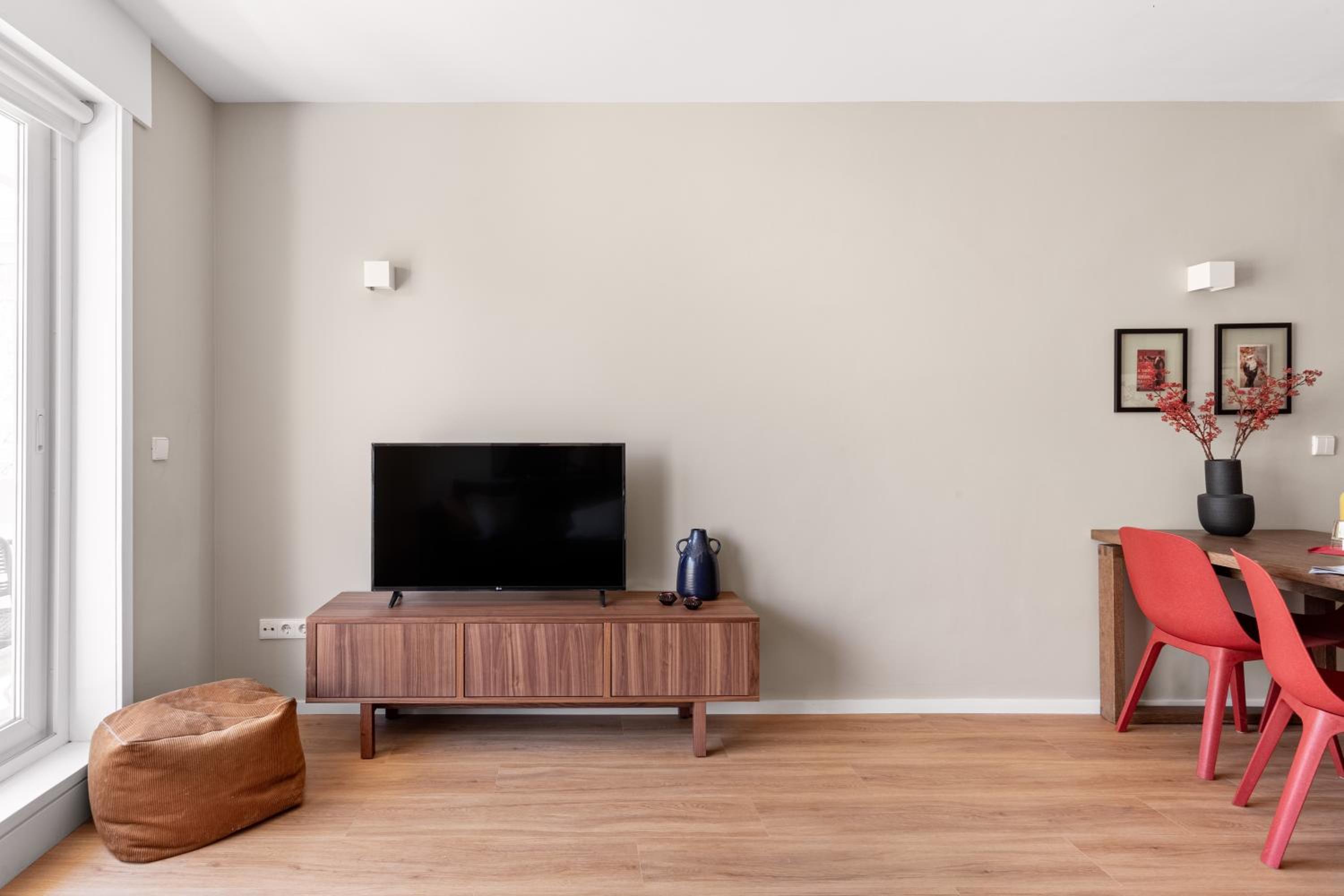 ALTIDO Stunning 2-BR Flat with Balcony in Porto