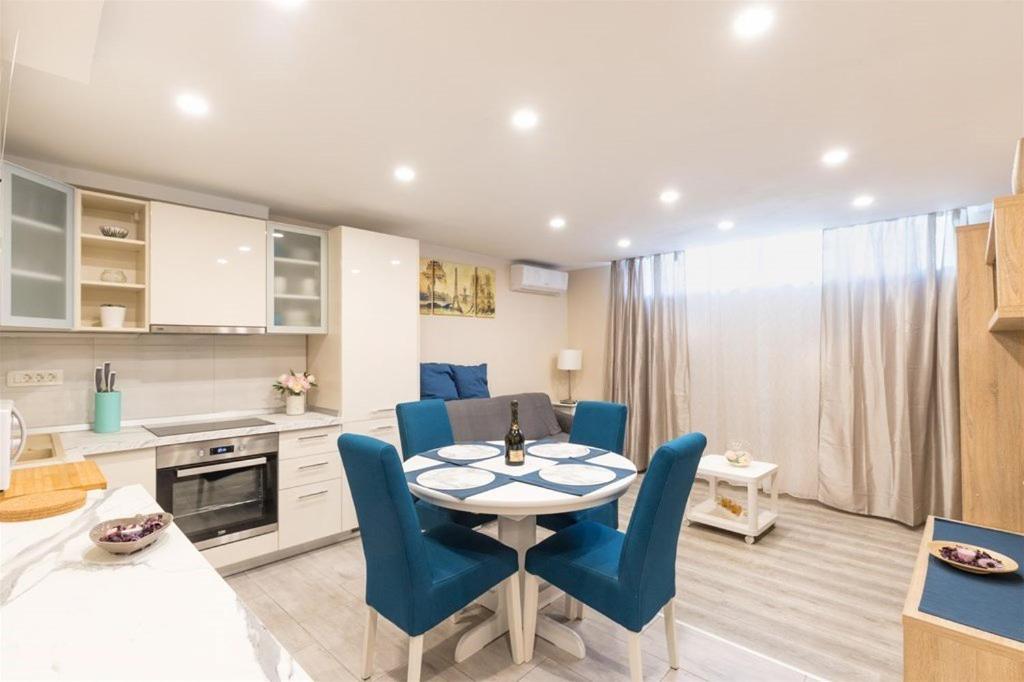City centre's Apartment view 4