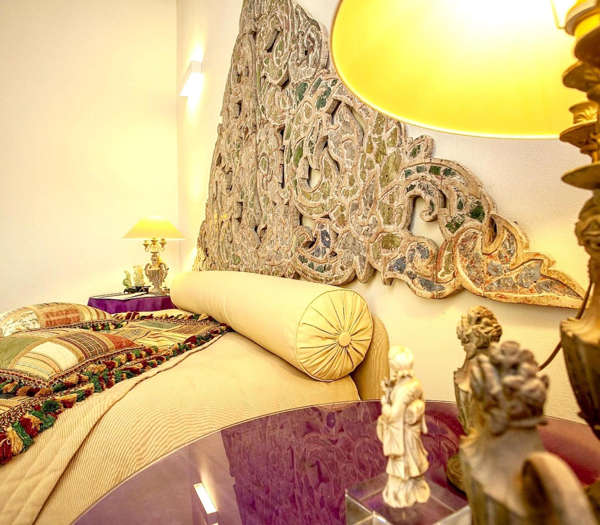 5 bedrooms mansion with private pool enclosed garden and wifi at Gesturi