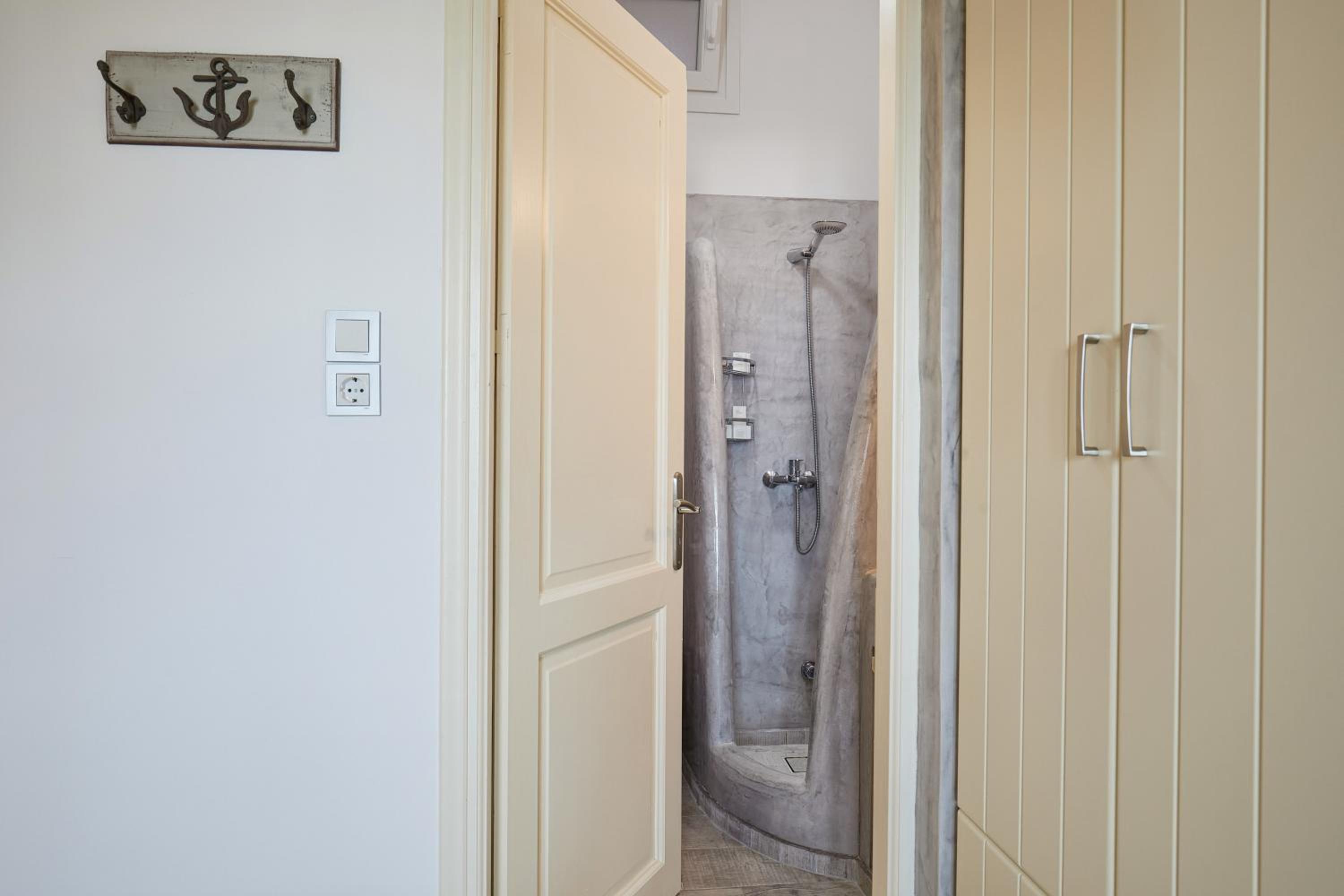 Photo 48