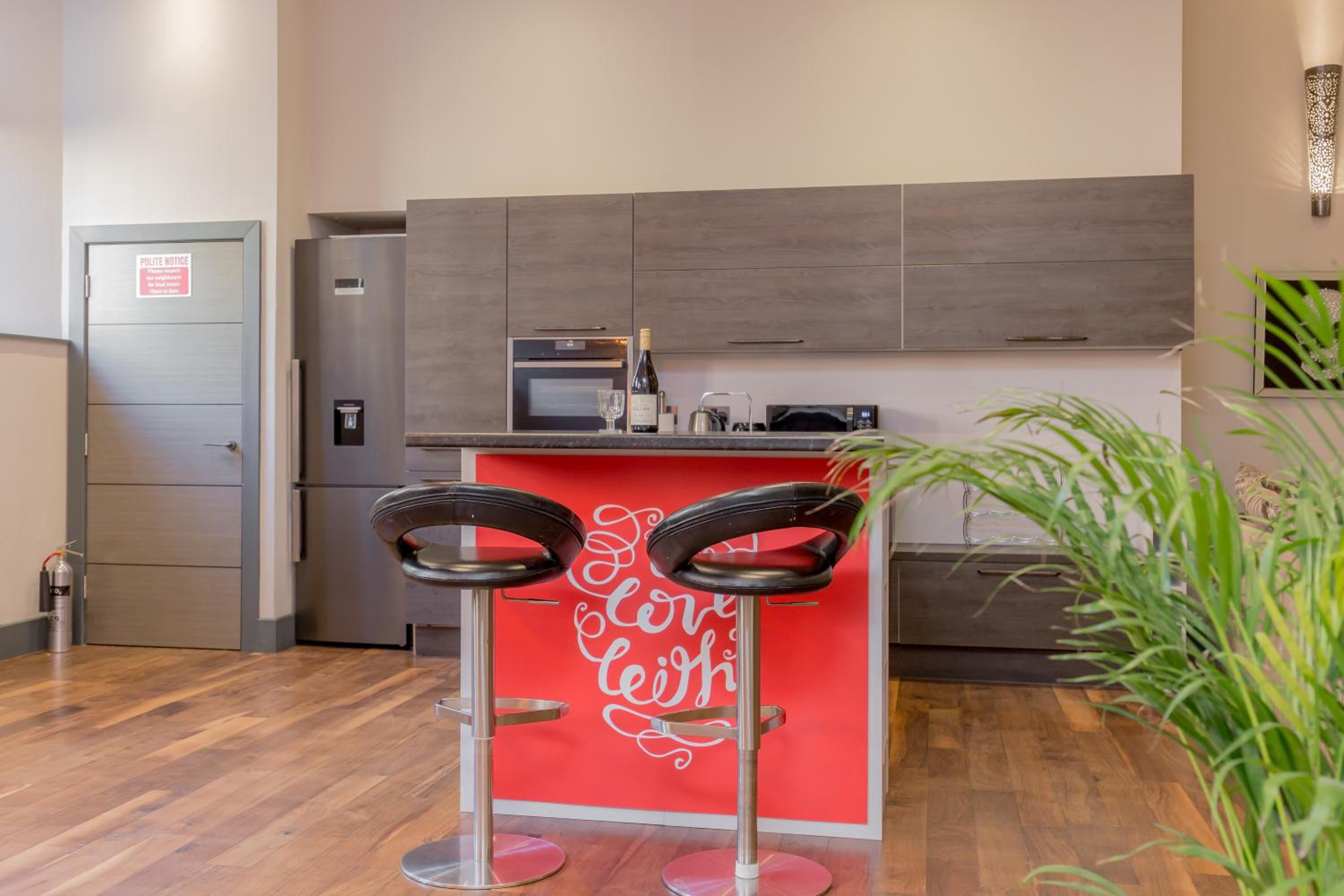 Bohemian luxury accommodation in the heart Edinburghs Leith district view 4