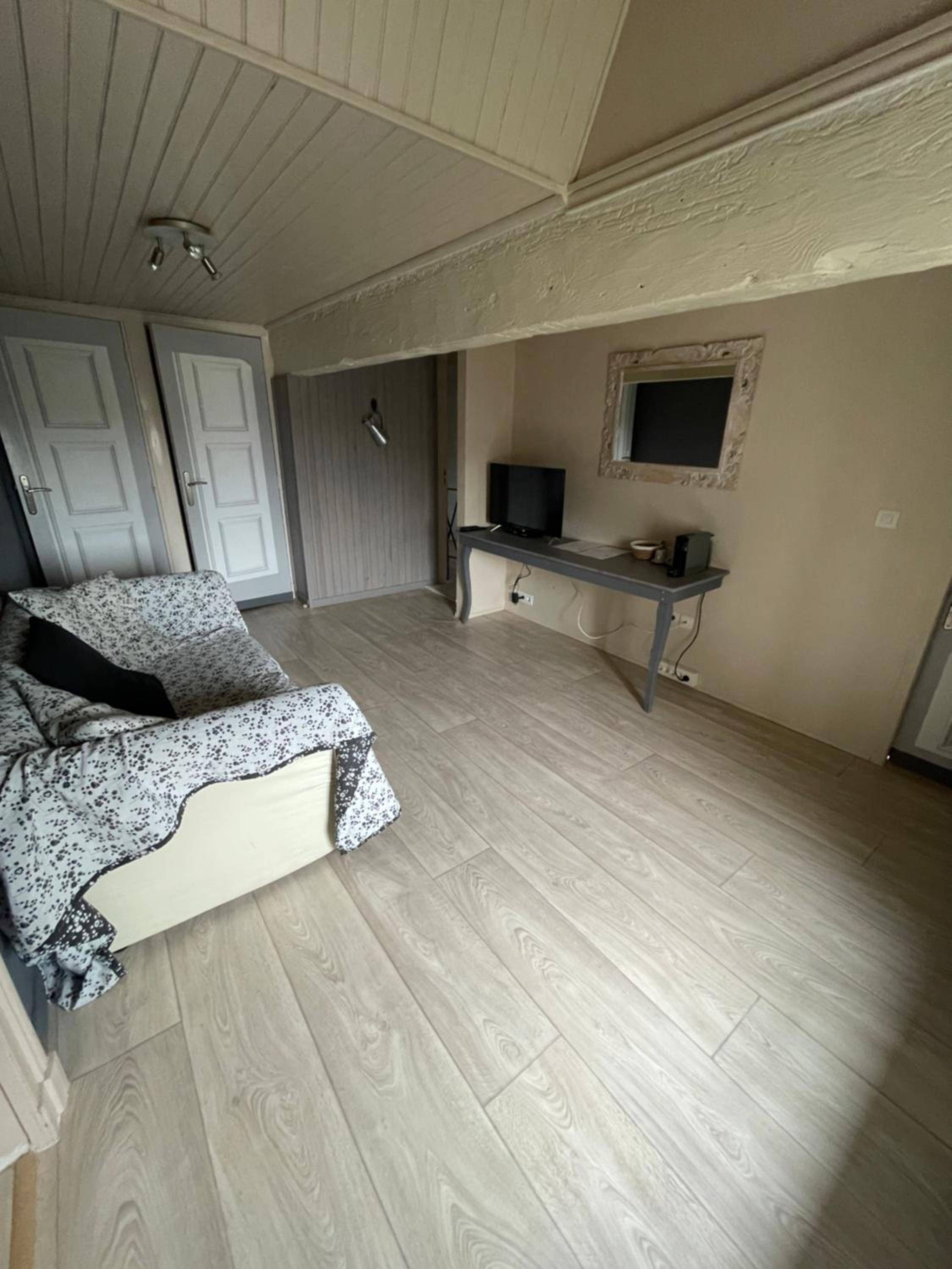 Photo 8