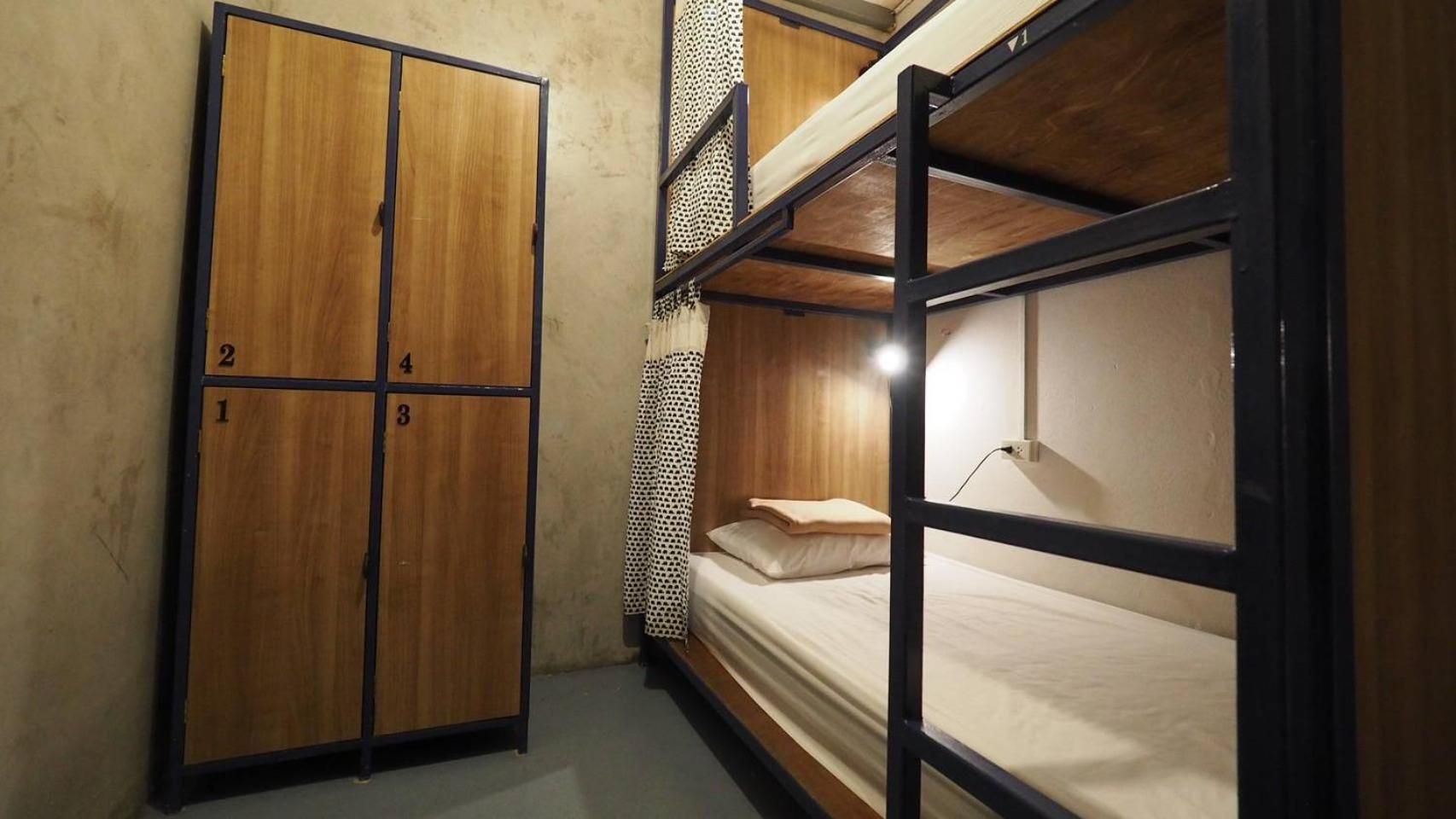 I-Sleep Silom Hostel