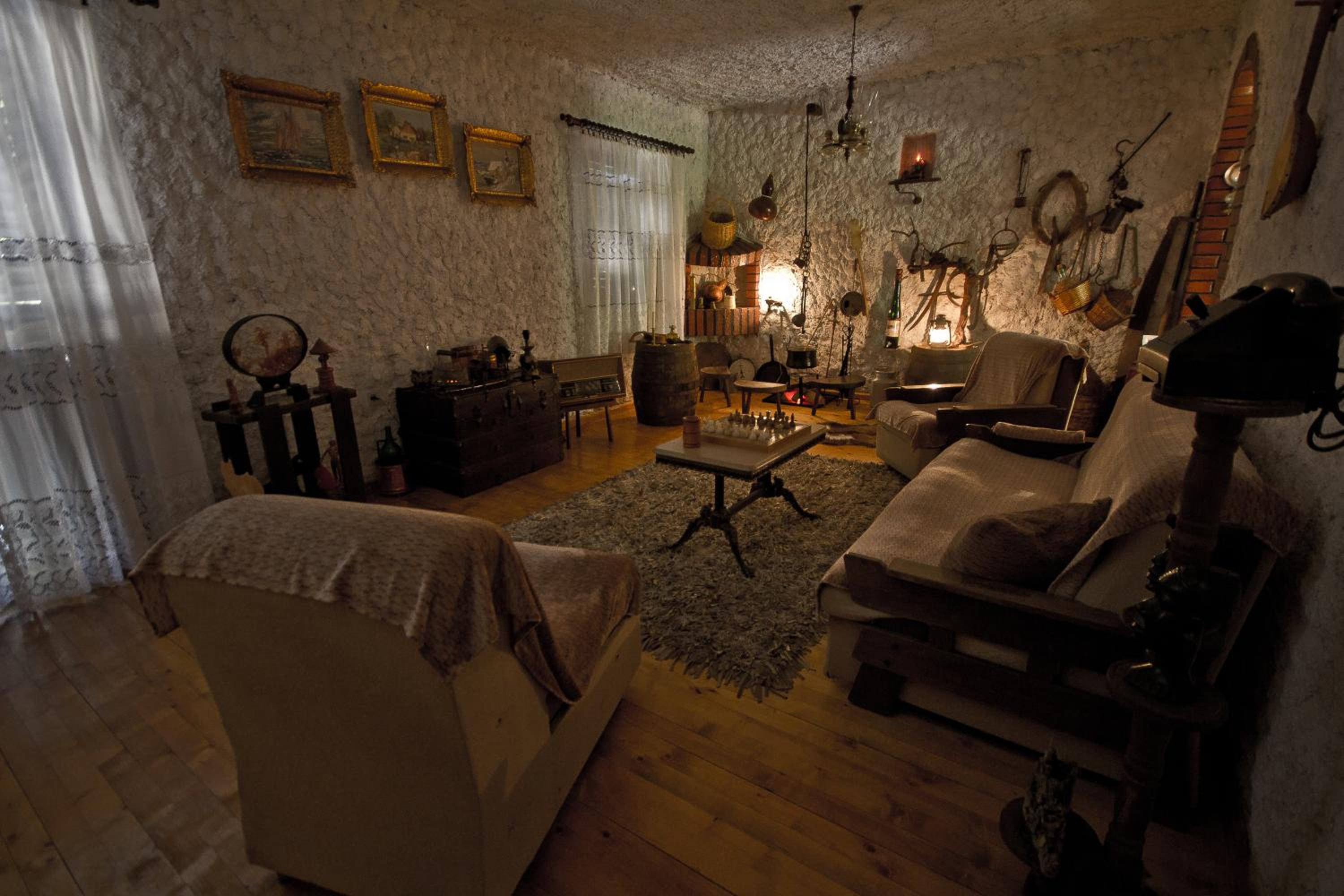 Sailor's Rustic House view 2