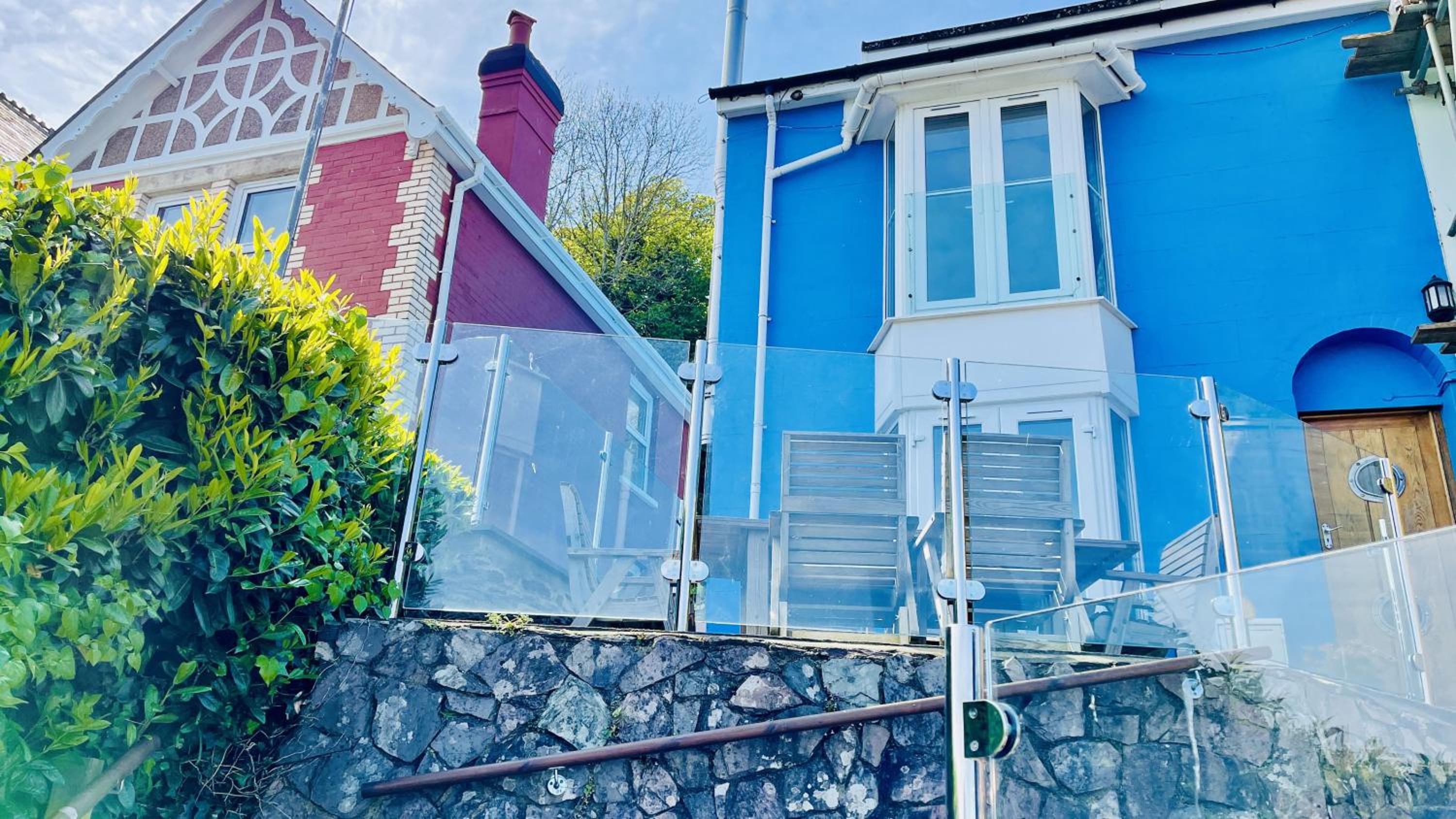 Out To Sea - Stunning views, elevated position with onsite parking