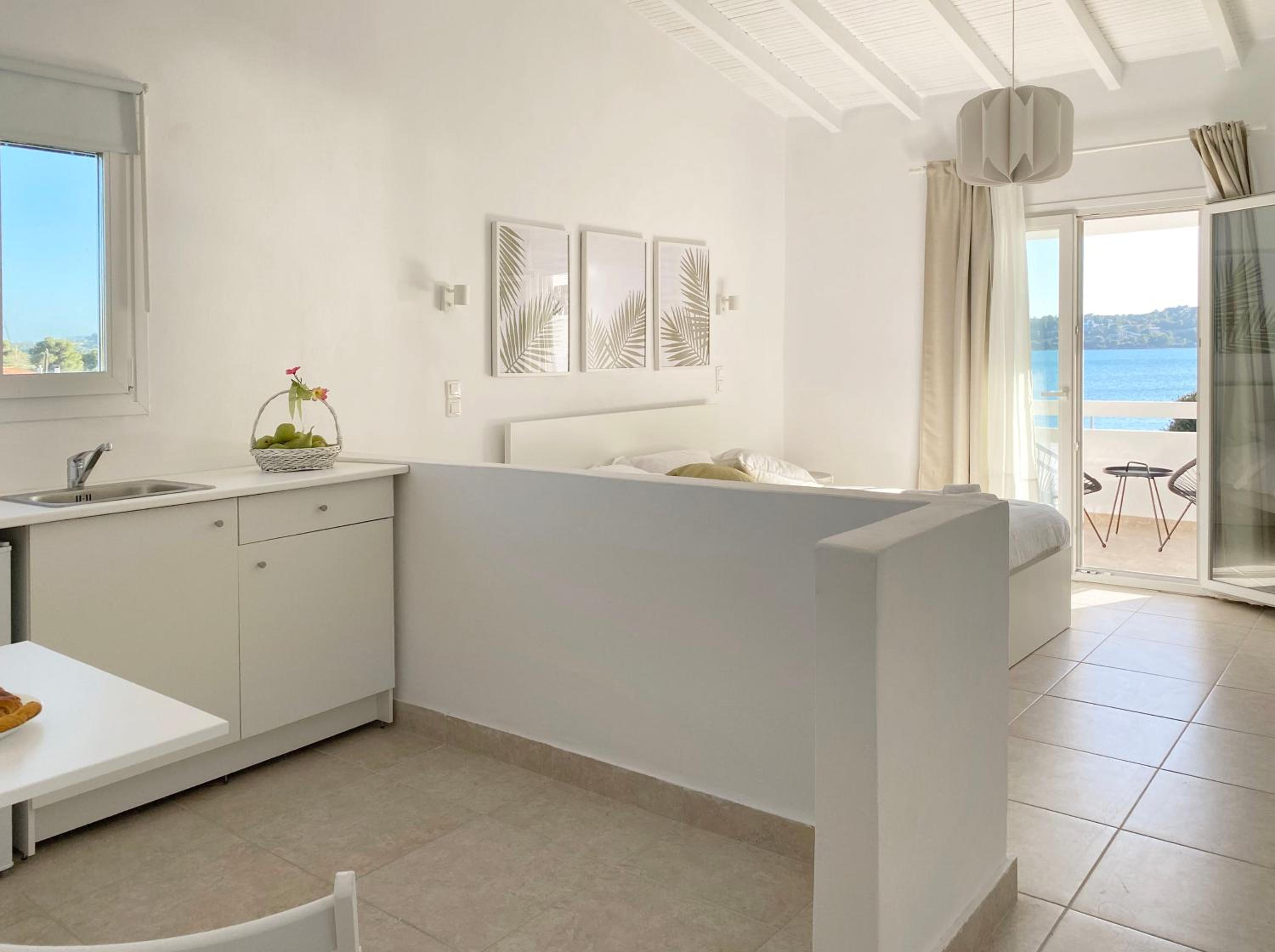 Palm Suite Green view 5