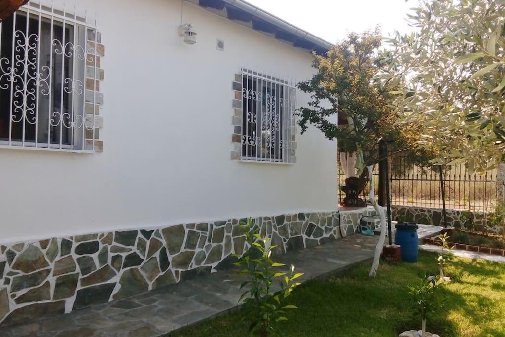 Amarantos beautiful Garden House view 4
